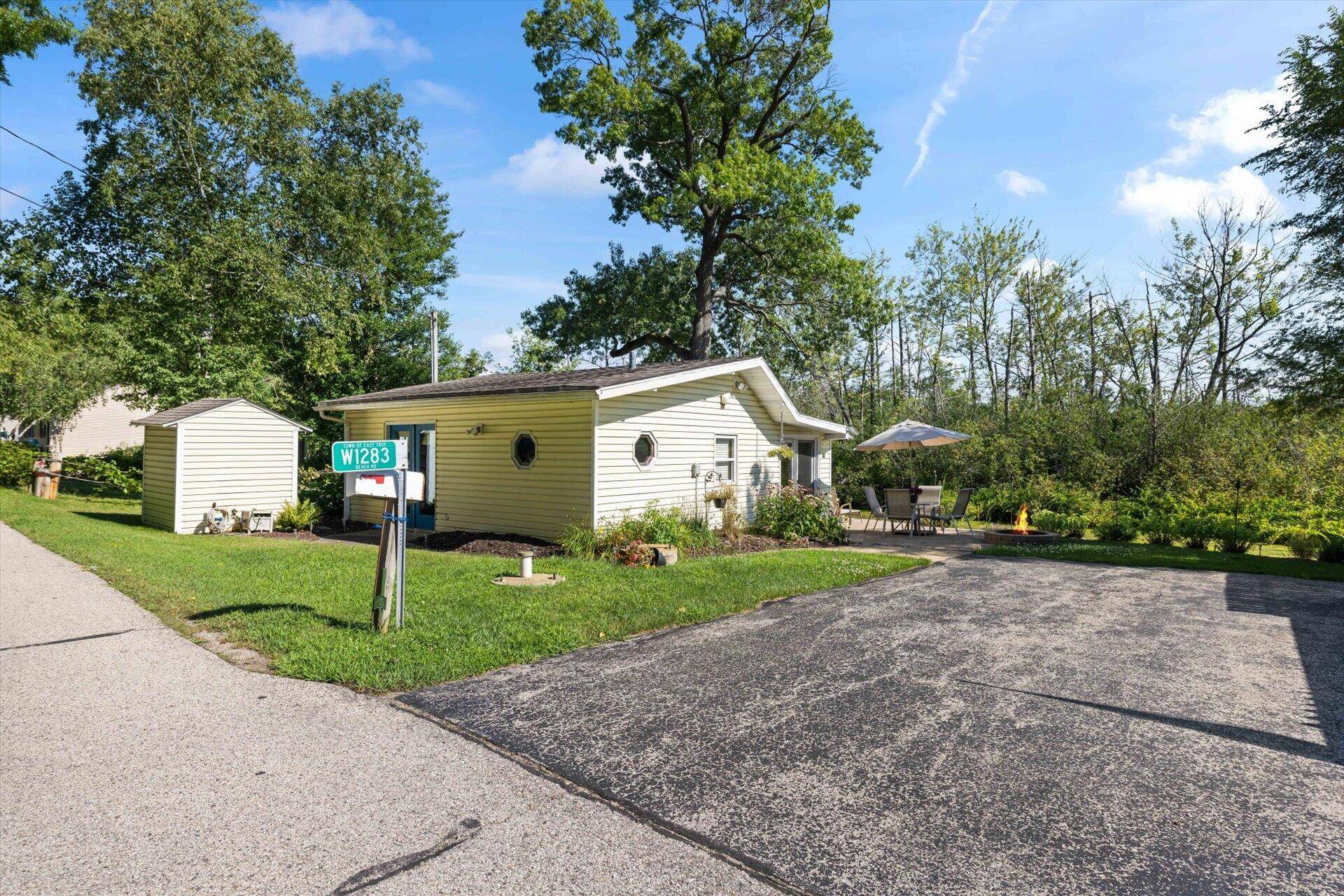 East Troy, WI 53120,W1283 Beach Rd