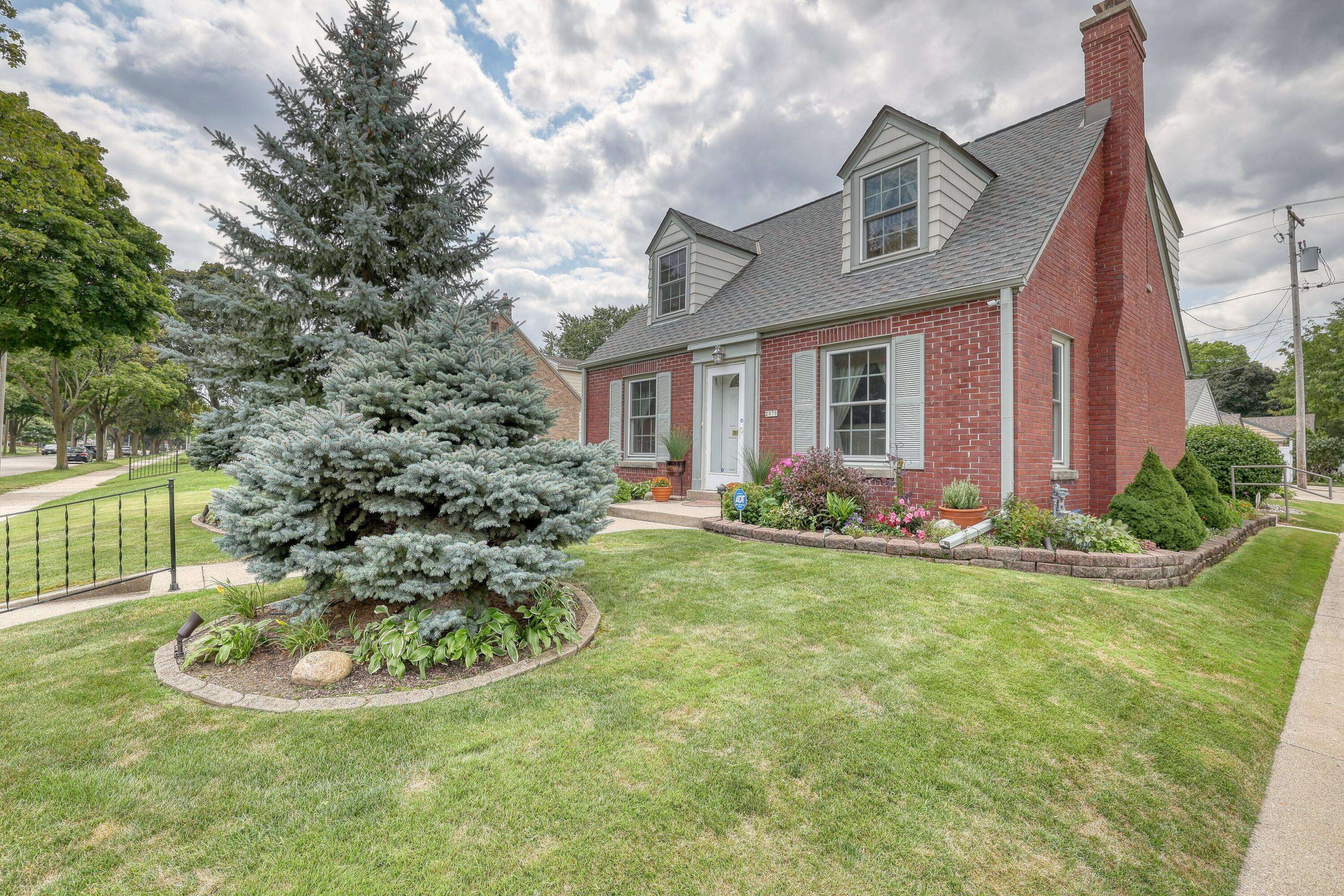 Milwaukee, WI 53222,2979 N 85th St