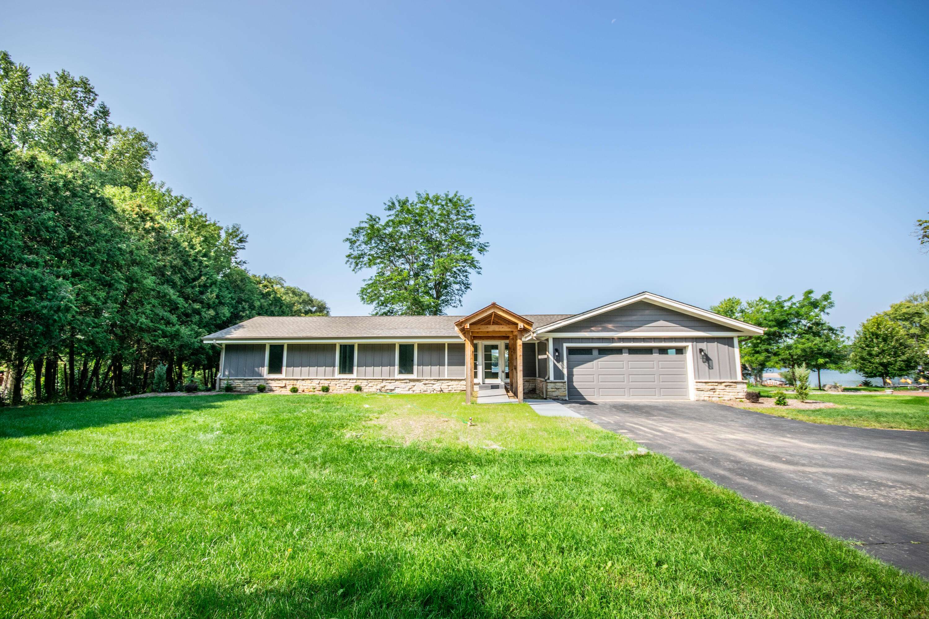 West Bend, WI 53095,5221 Little Cedar Ln