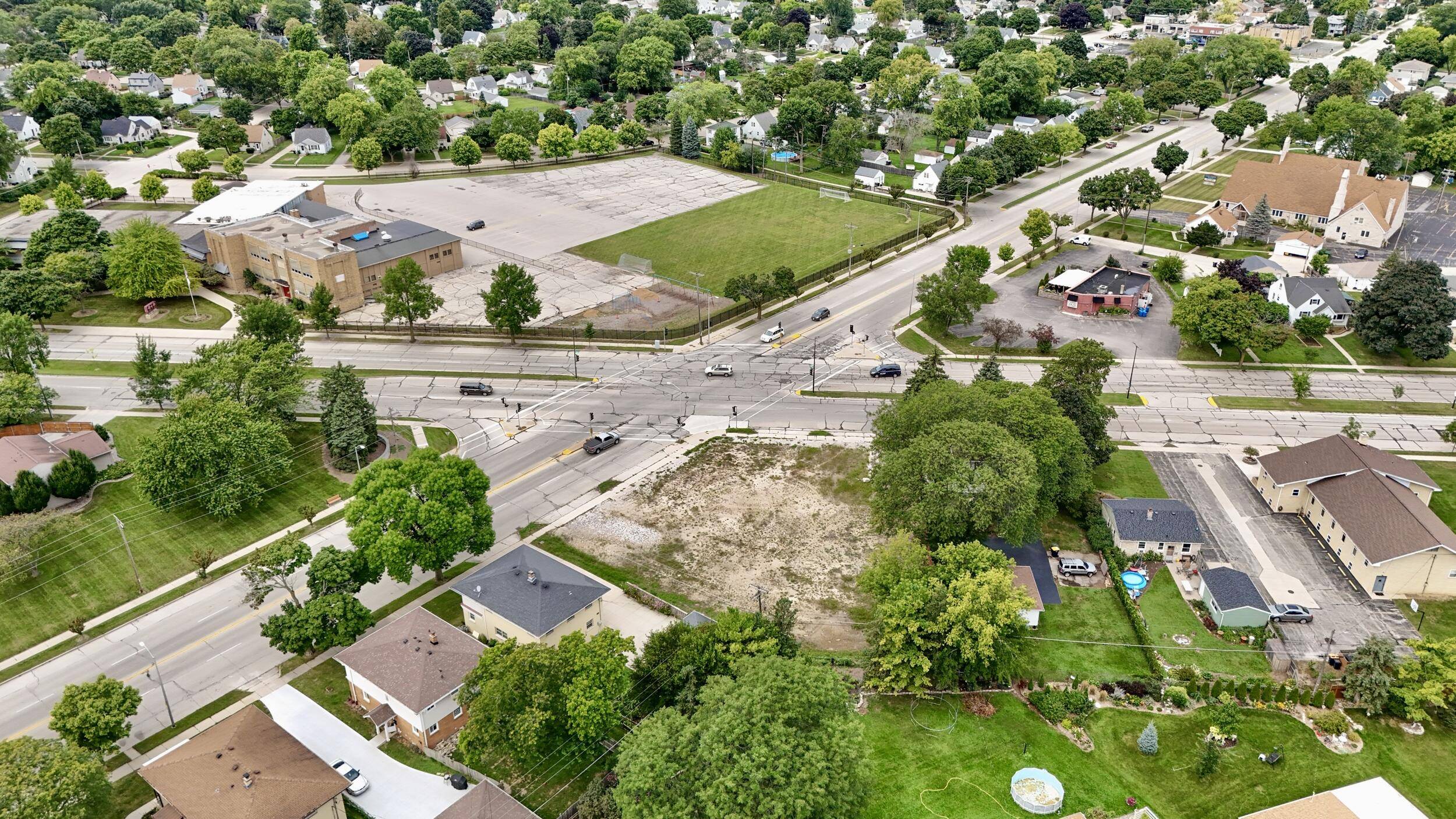 West Allis, WI 53227,2904 S 84th St