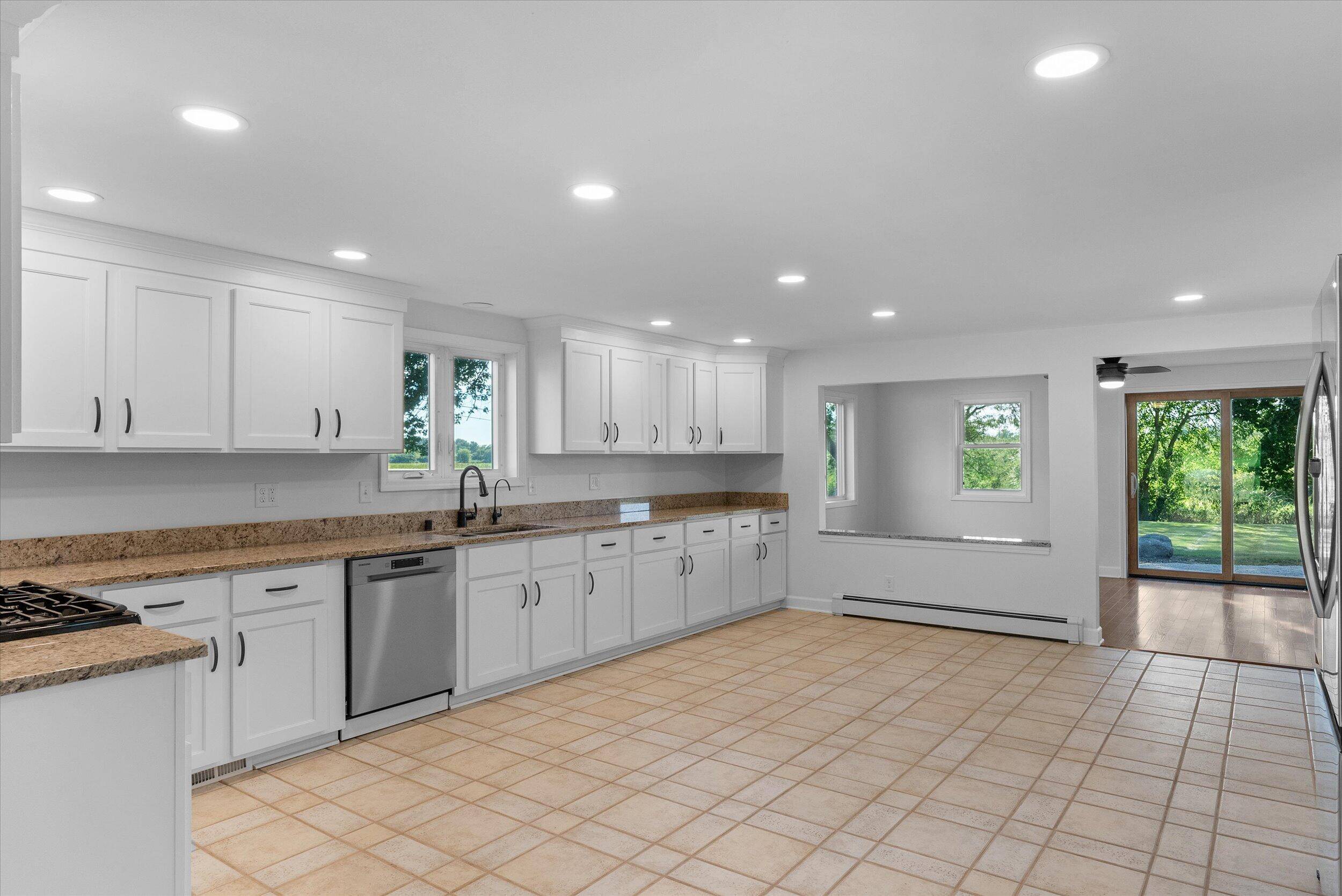 Mequon, WI 53097,11211 N Swan Rd