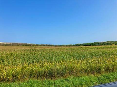 Schleswig, WI 53042,16121 Cemetery Rd