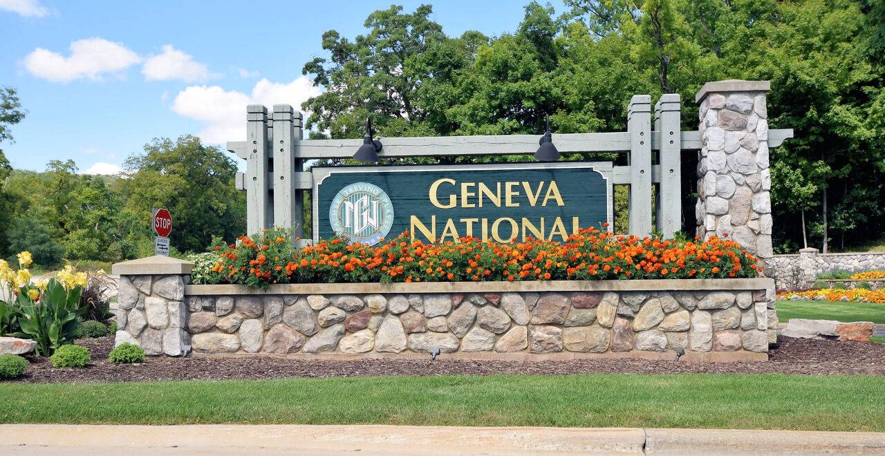 Geneva, WI 53147,1105 Lakeland Dr Unit 9-15