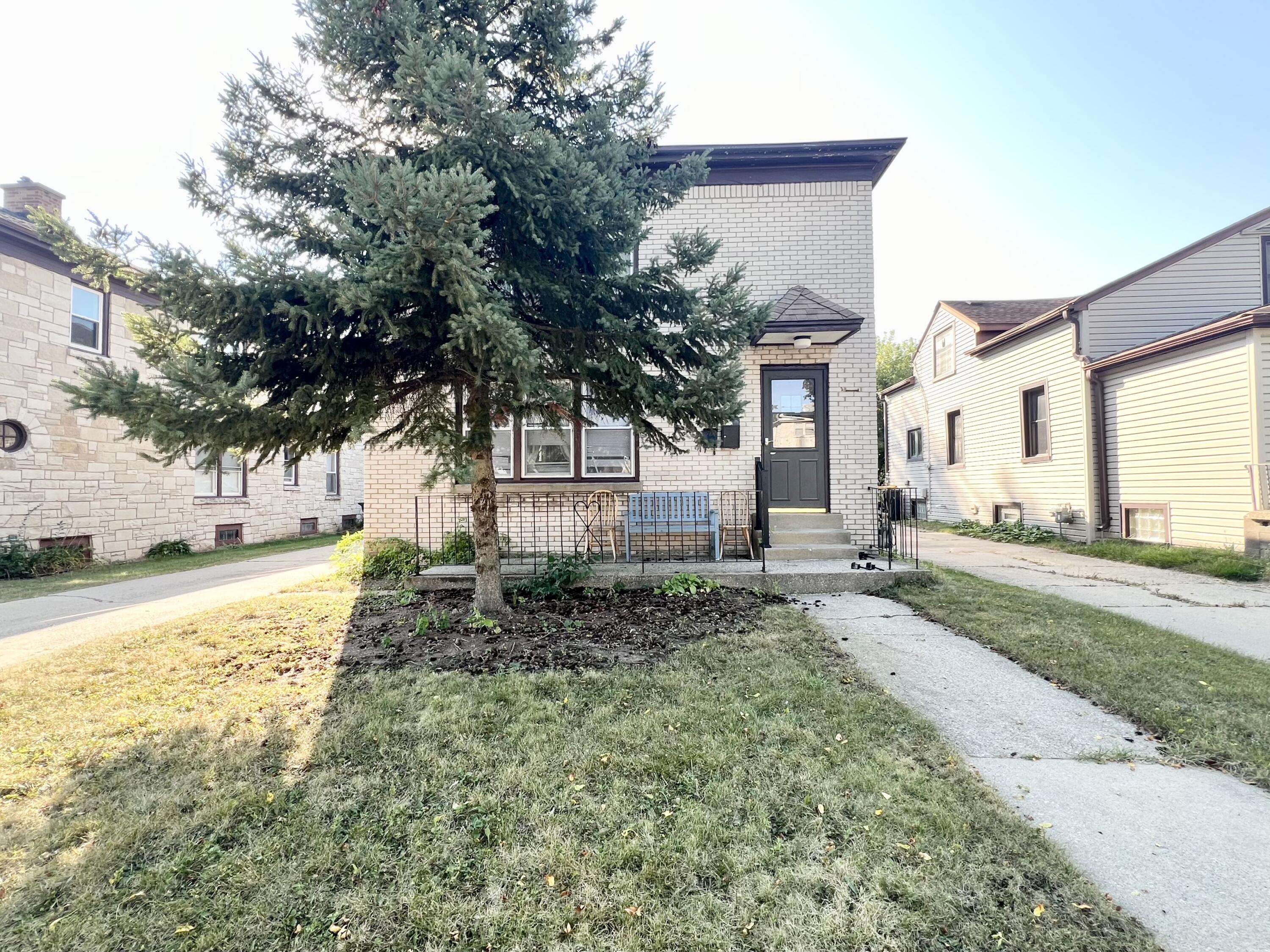 West Allis, WI 53214,831 S 87th St Unit 831A