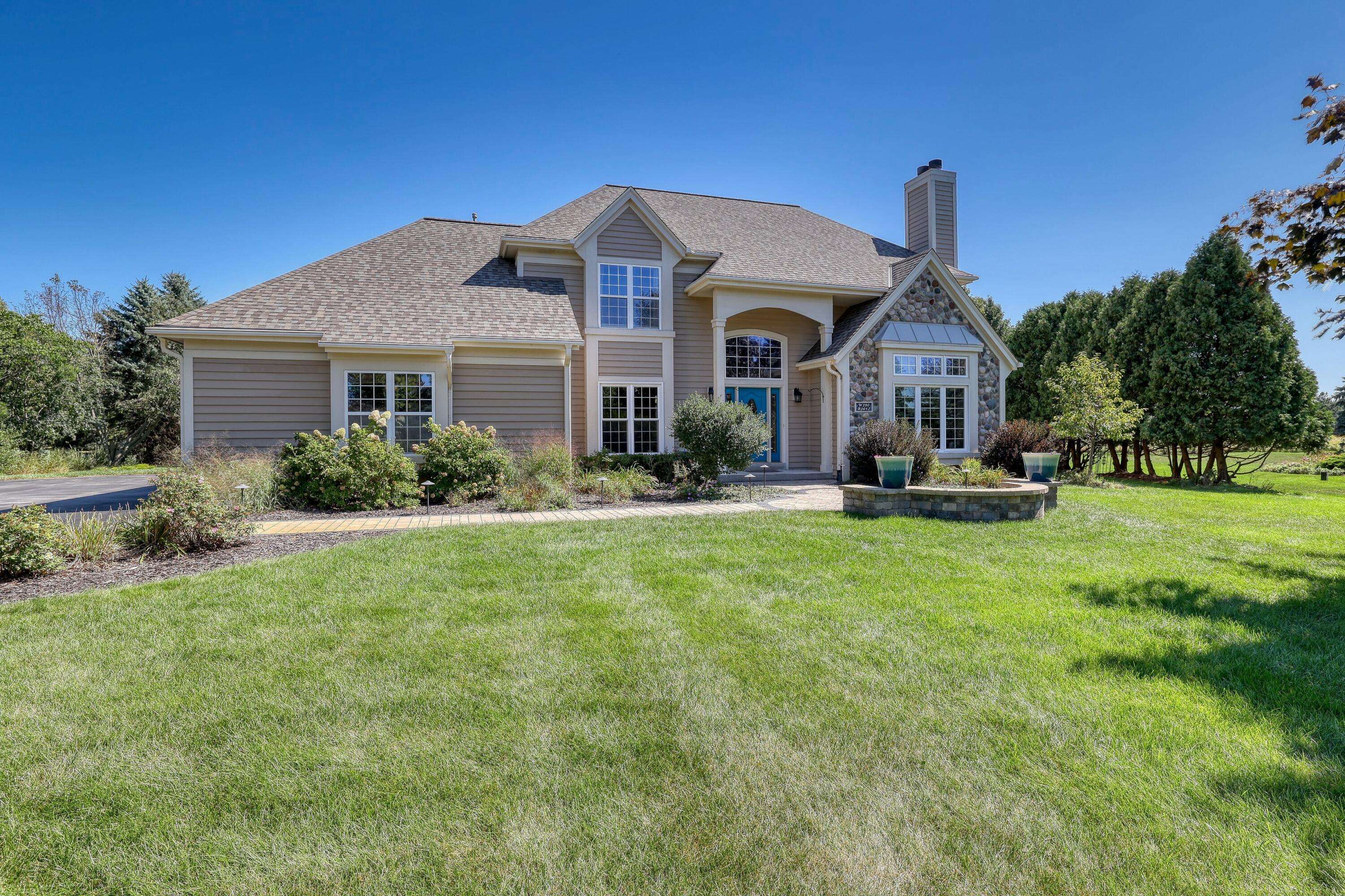 Delafield, WI 53072,W290N3642 Tall Tree Ct