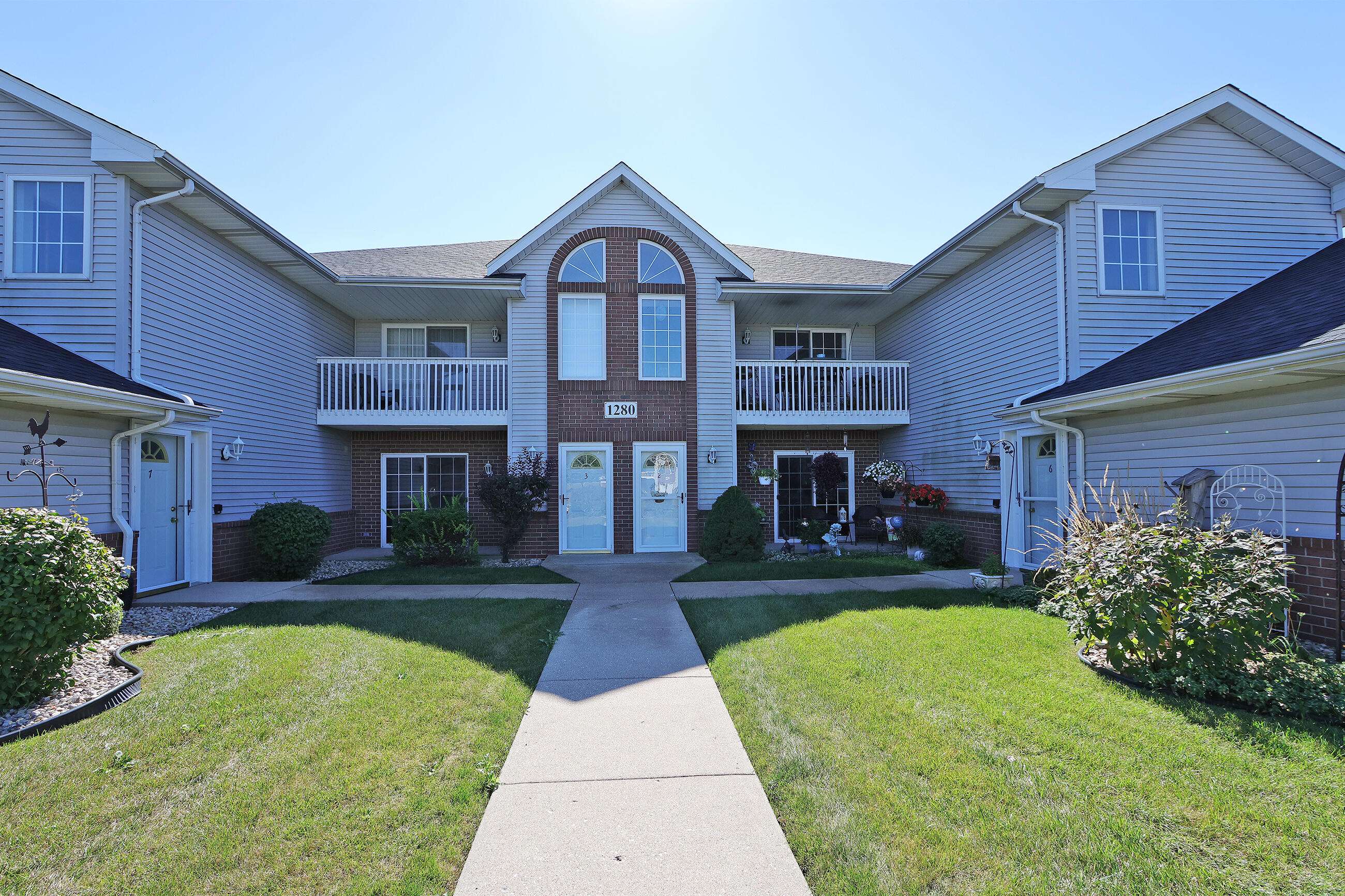 Somers, WI 53144,1280 Village Centre Dr Unit 3