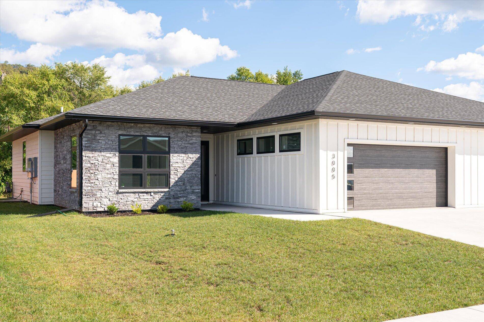 Holmen, WI 54636,3005 Red Clover St