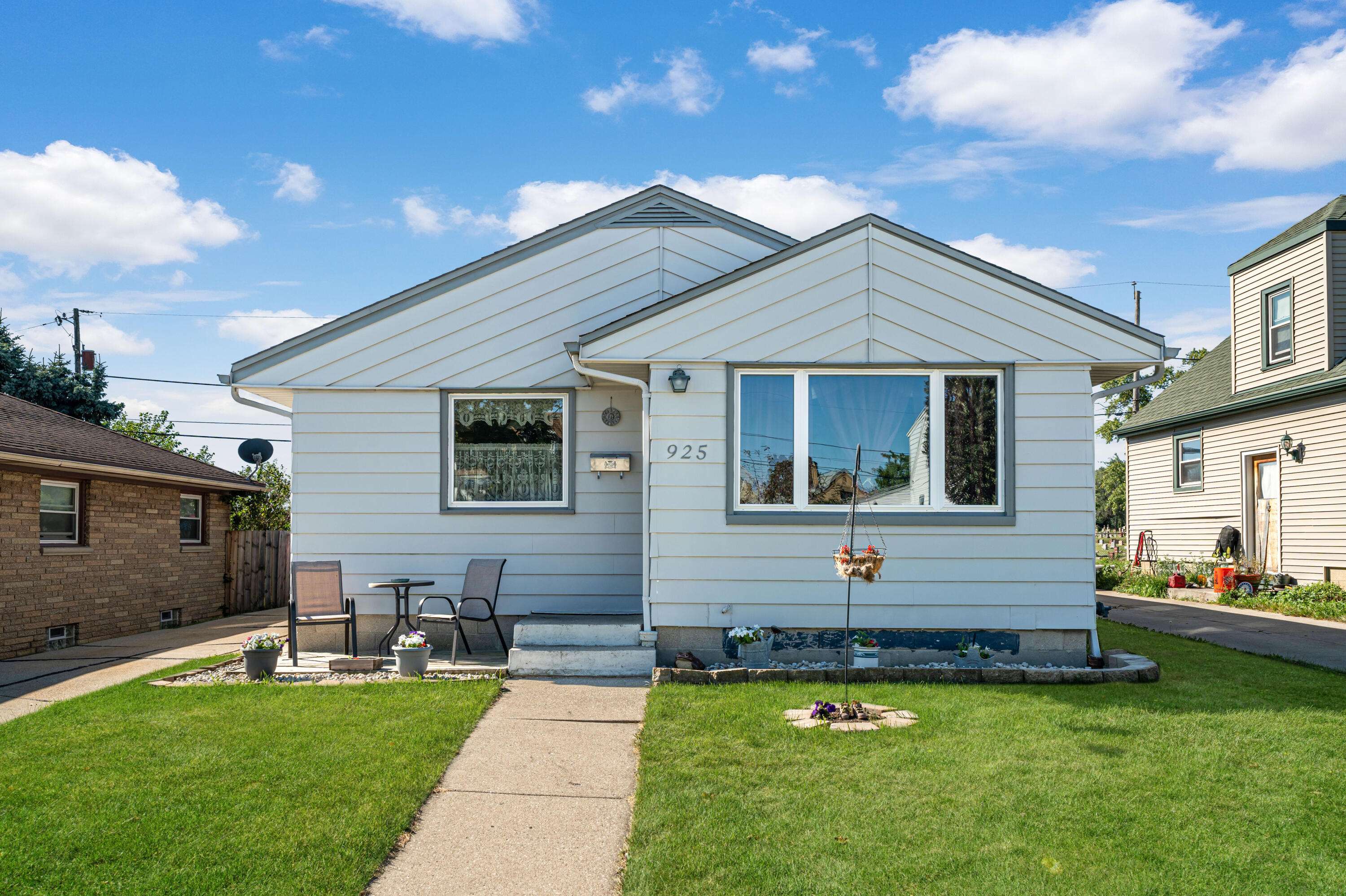 Milwaukee, WI 53221,925 W Eden Pl