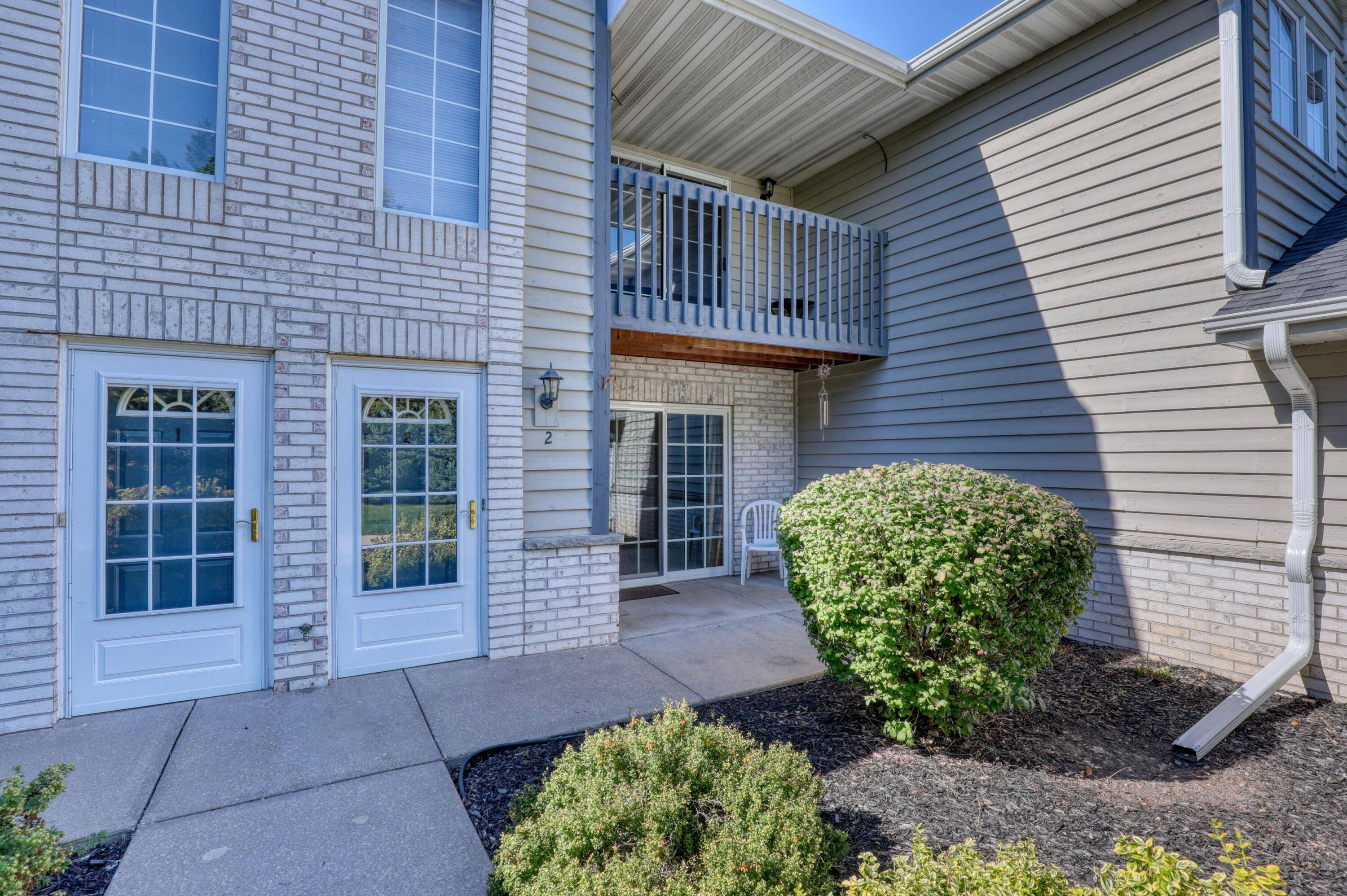 Pewaukee, WI 53072,W240N2566 E Parkway Meadow Cir Unit 2