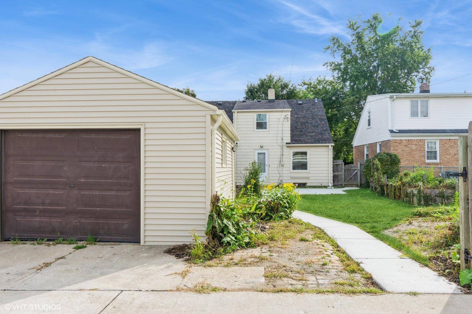 West Allis, WI 53219,2333 S 74th St