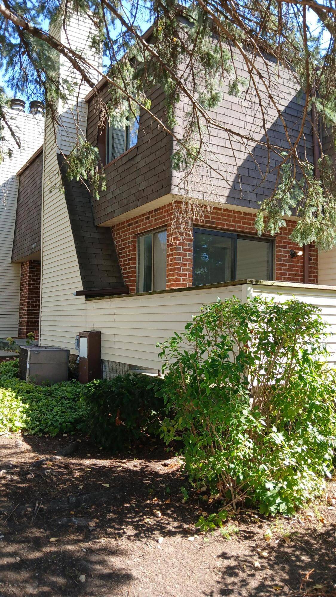 Glendale, WI 53209,2850 W Mill Rd Unit F