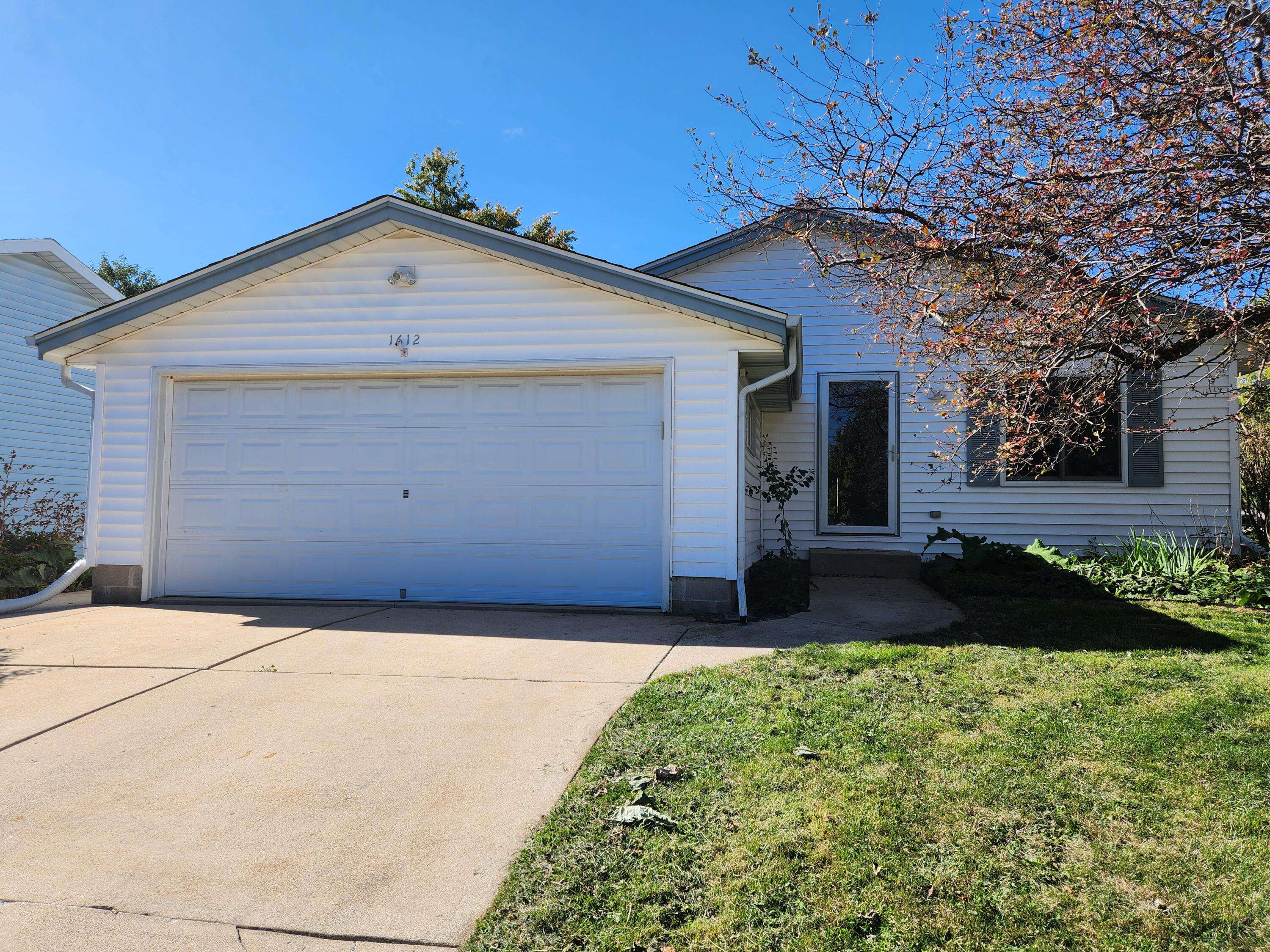 Waukesha, WI 53188,1612 Pleasant View Ave