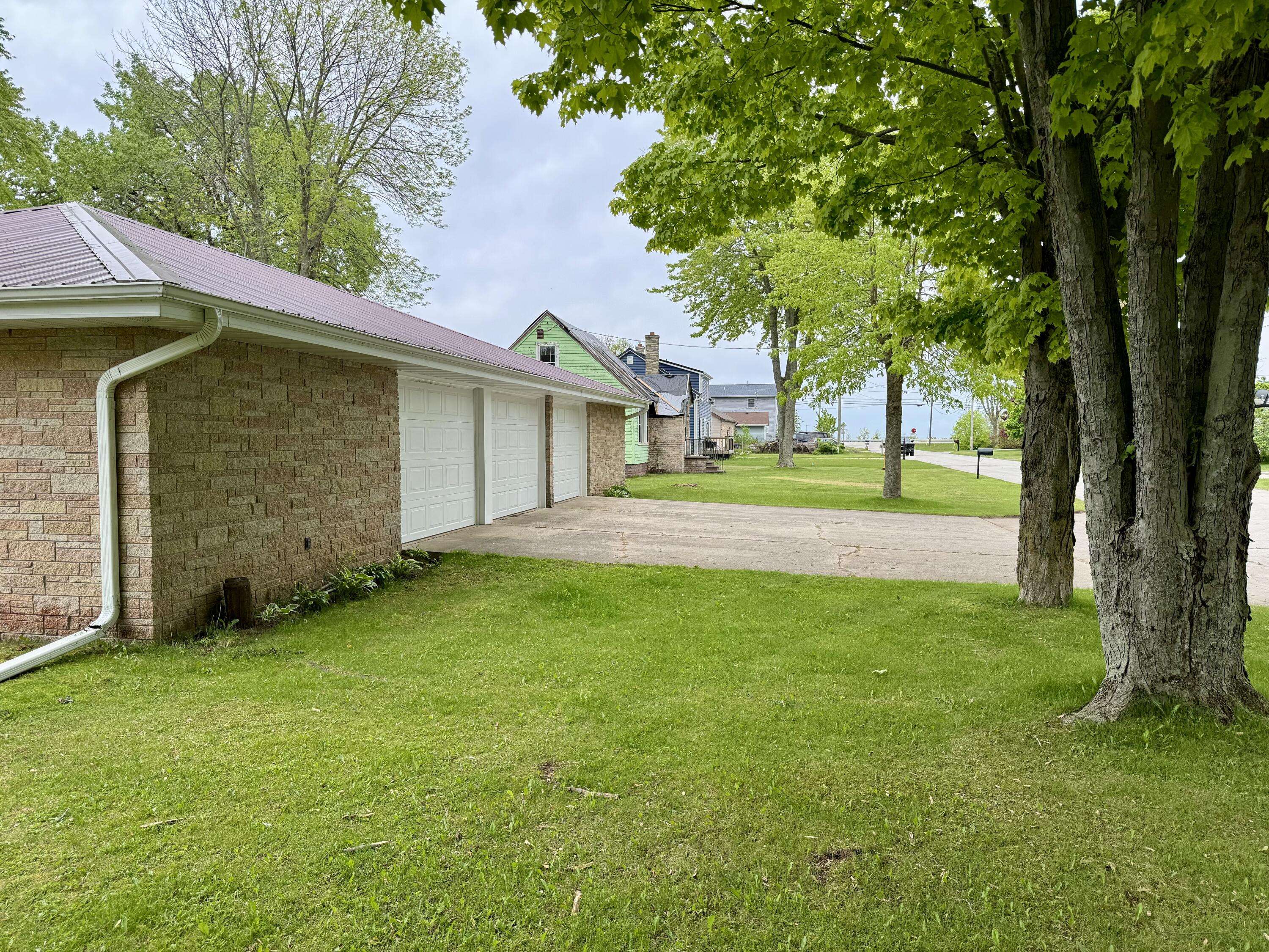 Two Rivers, WI 54241,131 McKinley St