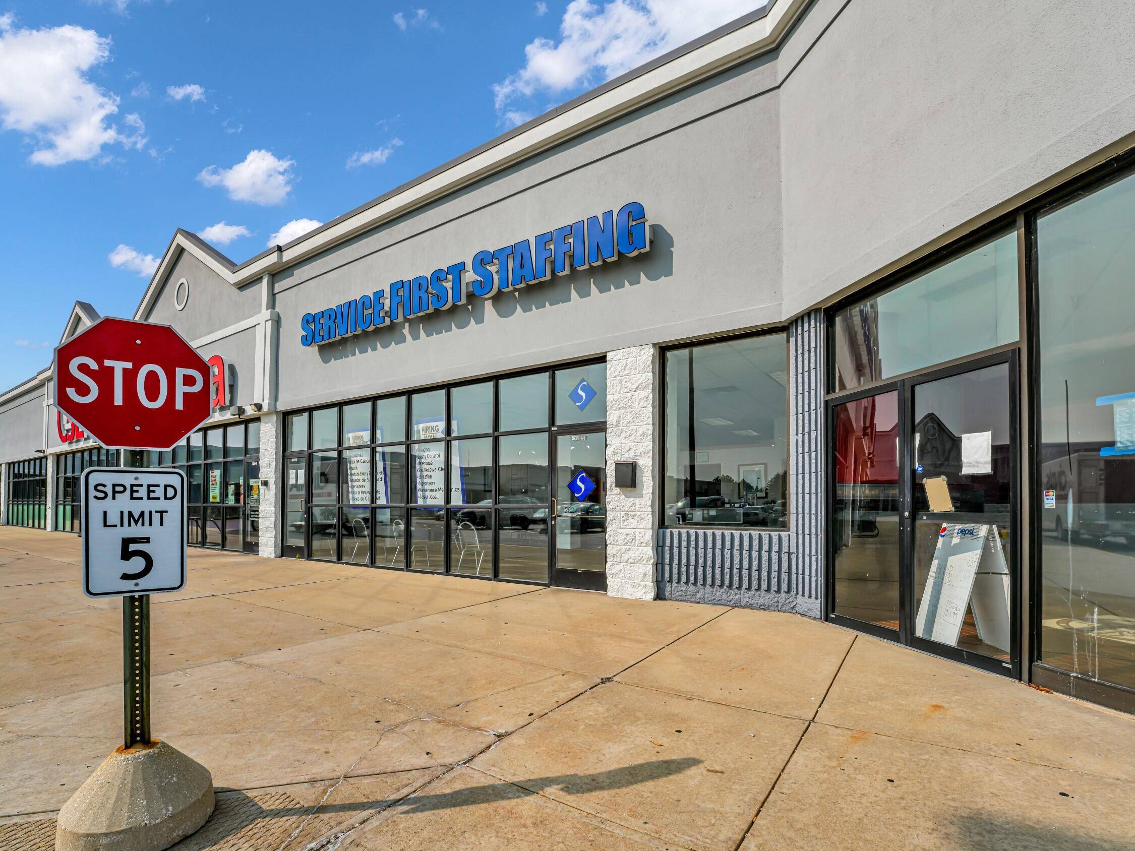 Racine, WI 53406,4901 Washington Ave Unit 2