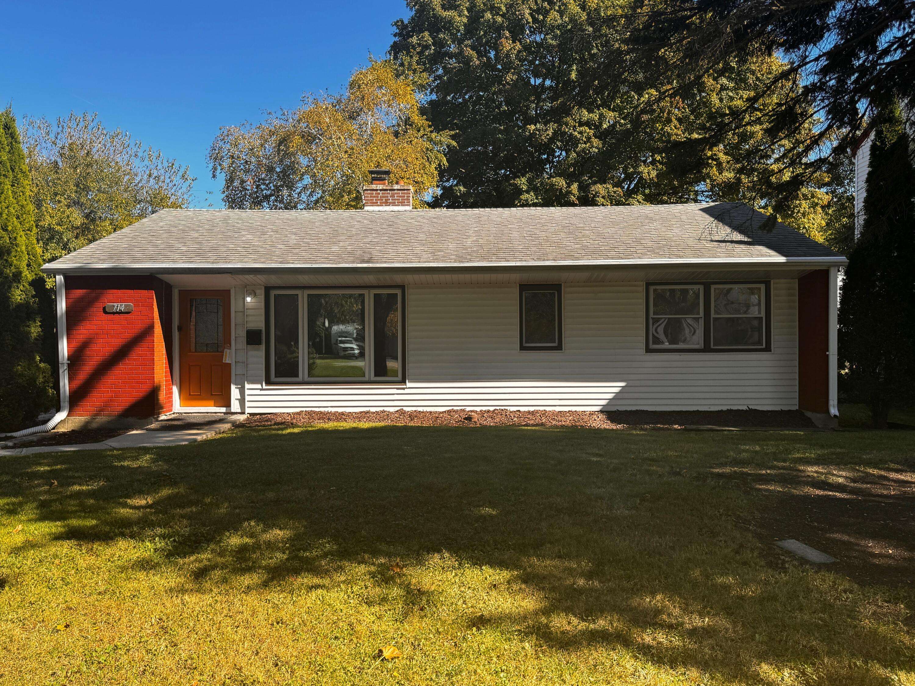 West Allis, WI 53214,714 S 120th St