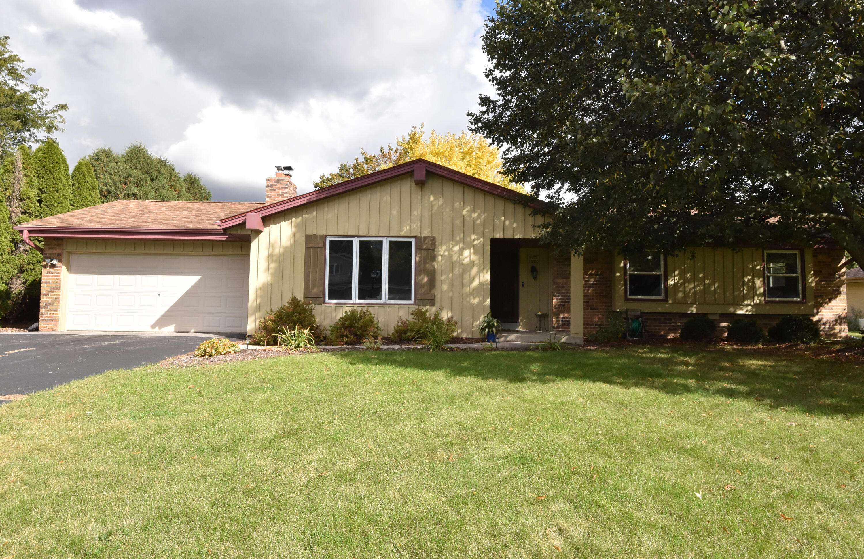 Pewaukee, WI 53186,W222N2310 Glenwood Ln