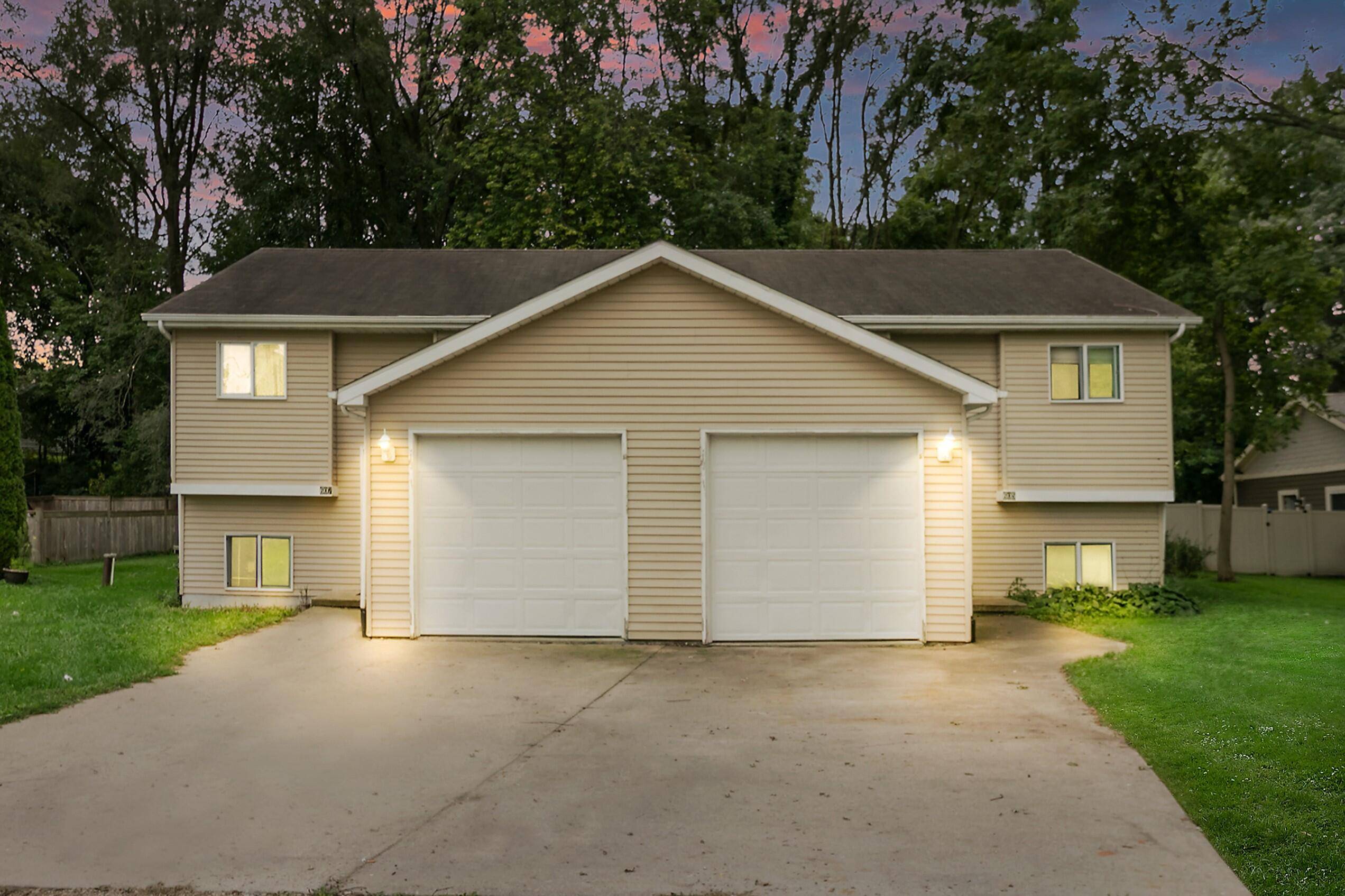 Twin Lakes, WI 53181,605 Gatewood Dr Unit 607