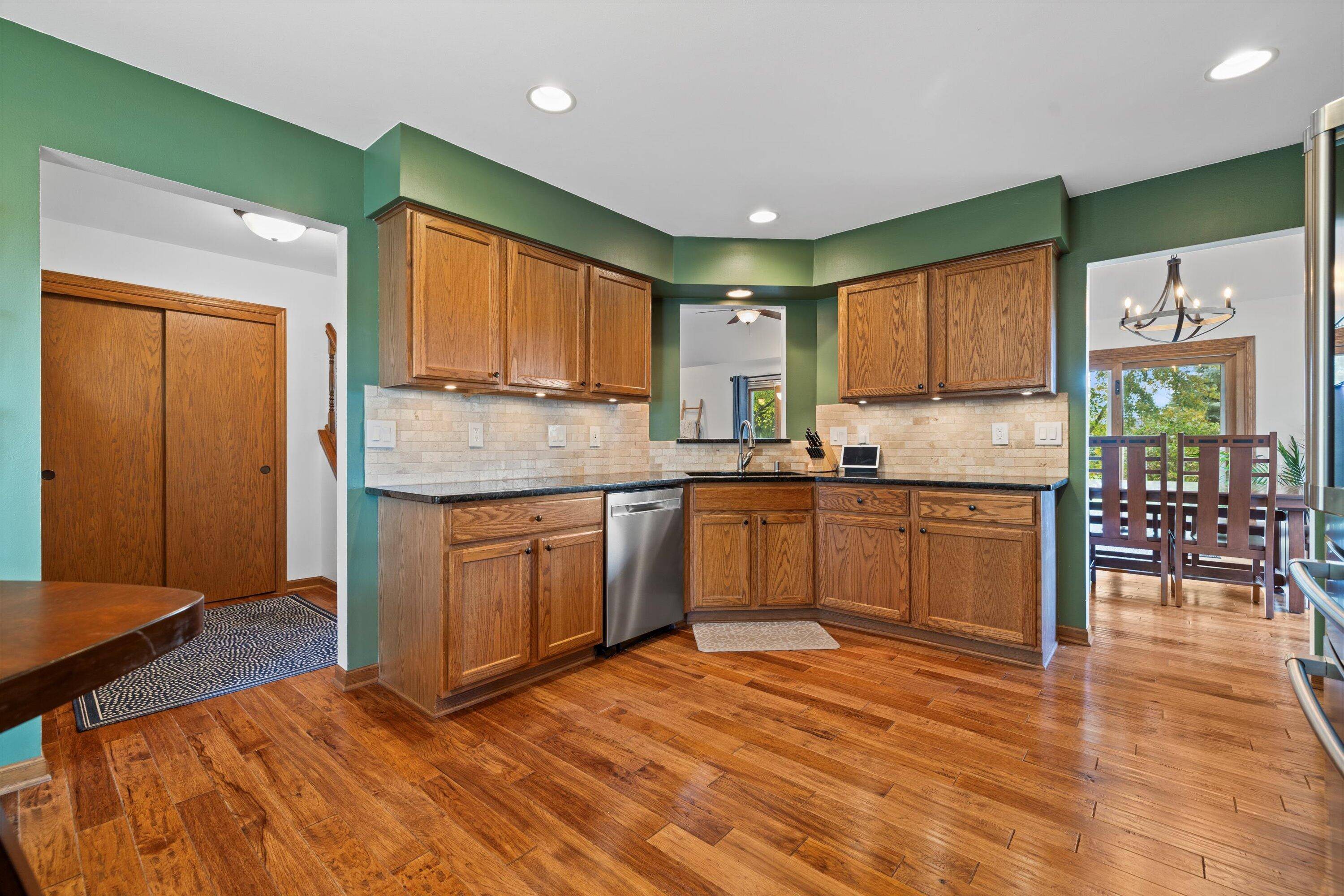 Oak Creek, WI 53154,891 W Creekway Ct