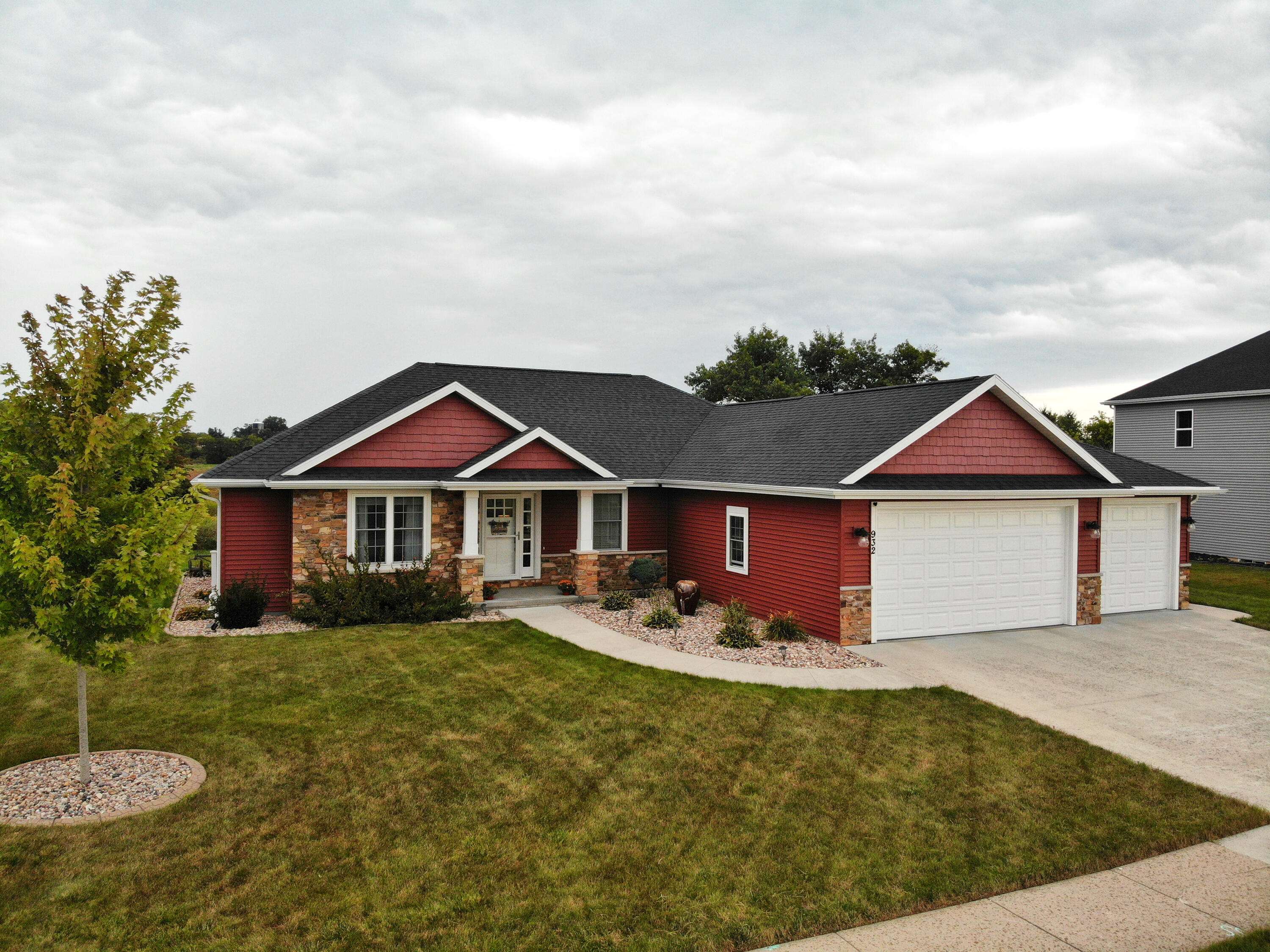 Brownsville, WI 53006,932 Pine Ridge St