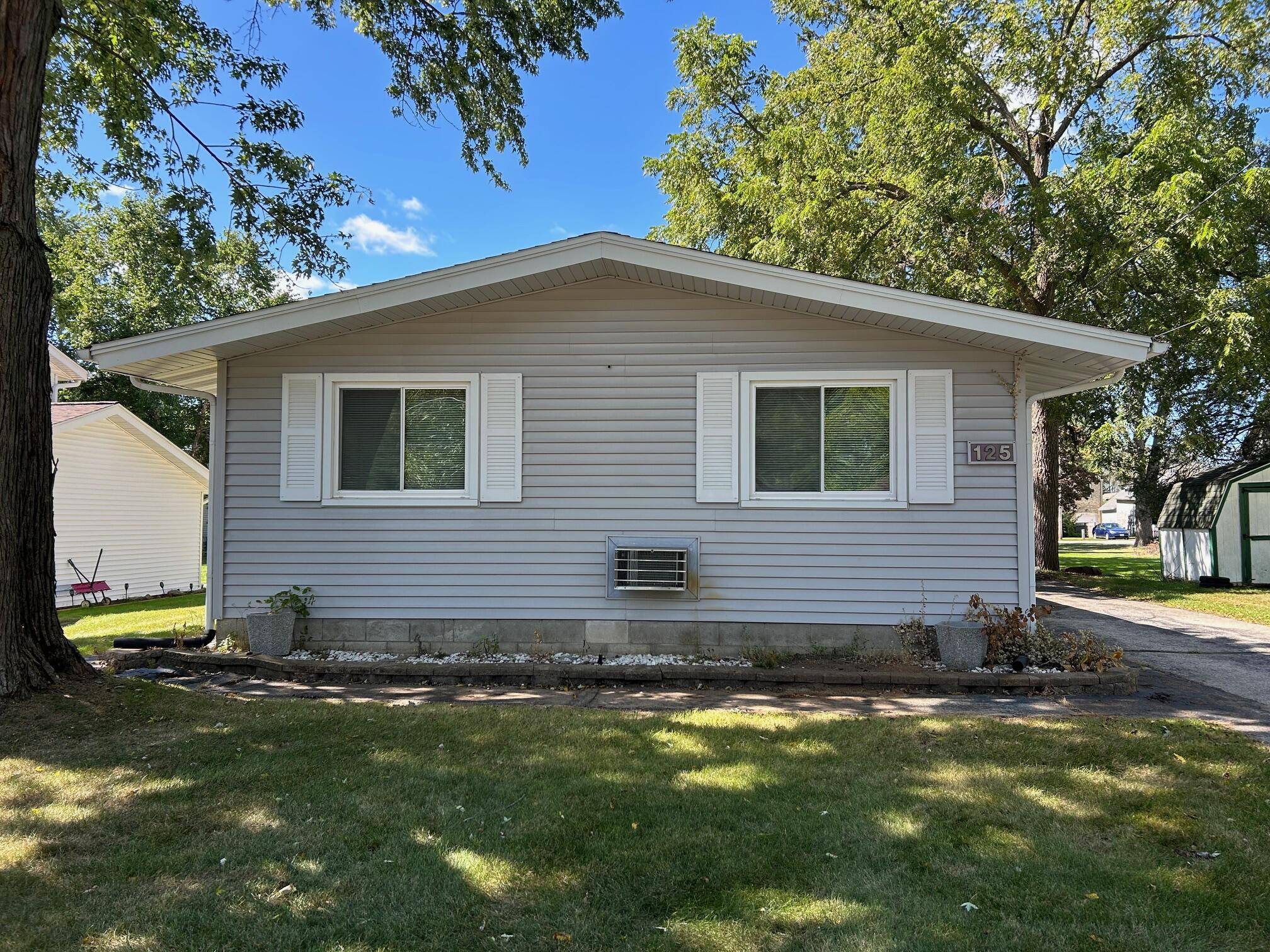 Dousman, WI 53118,125 Roberts Rd