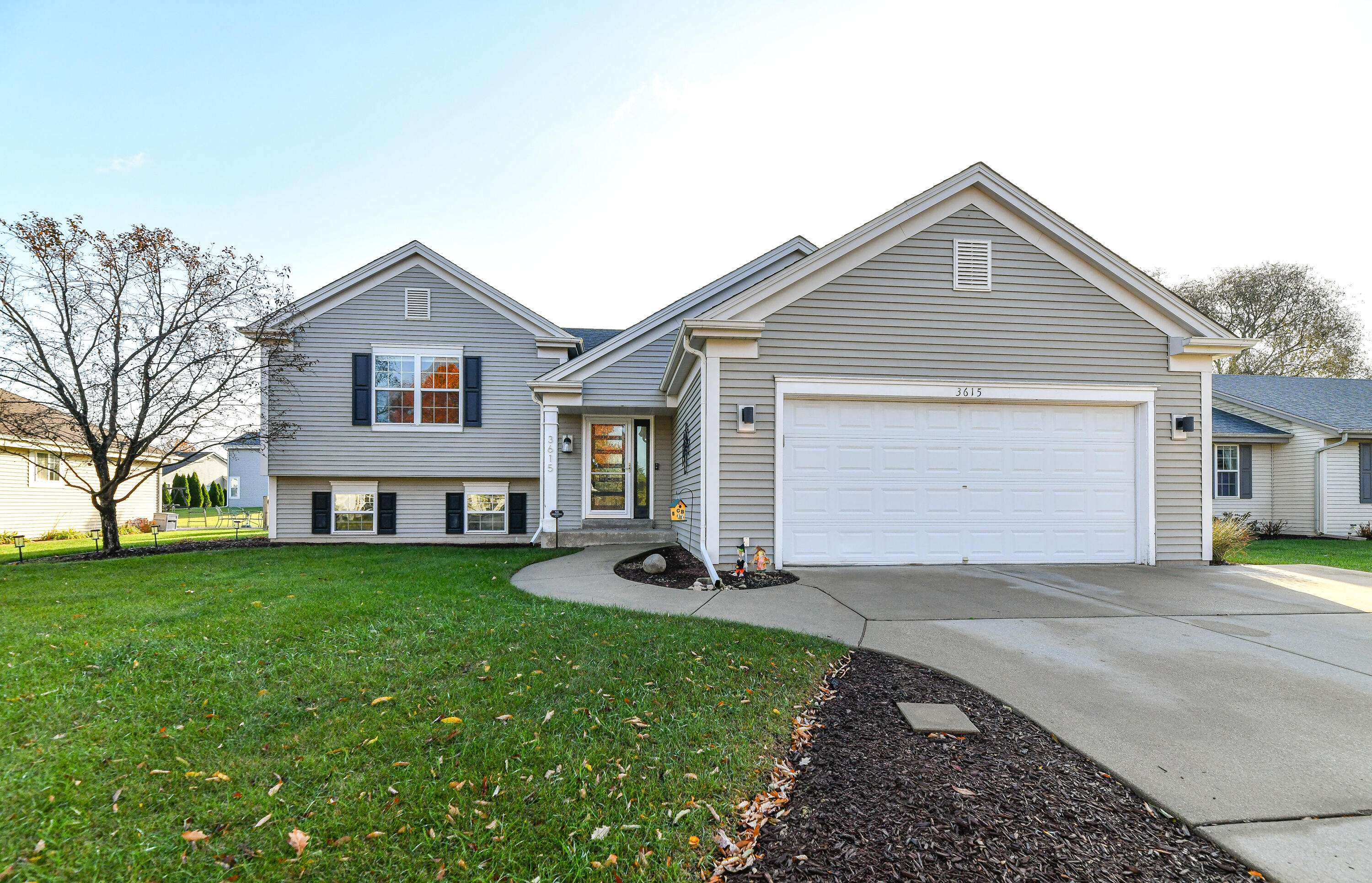 Waukesha, WI 53189,3615 Applewood Dr