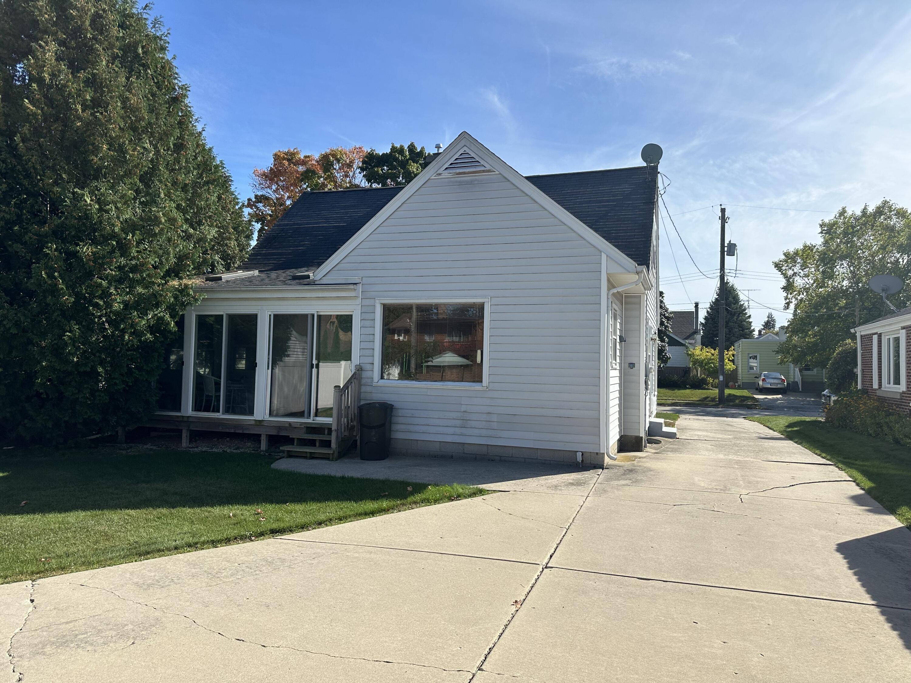 Manitowoc, WI 54220,1818 Fairmont St