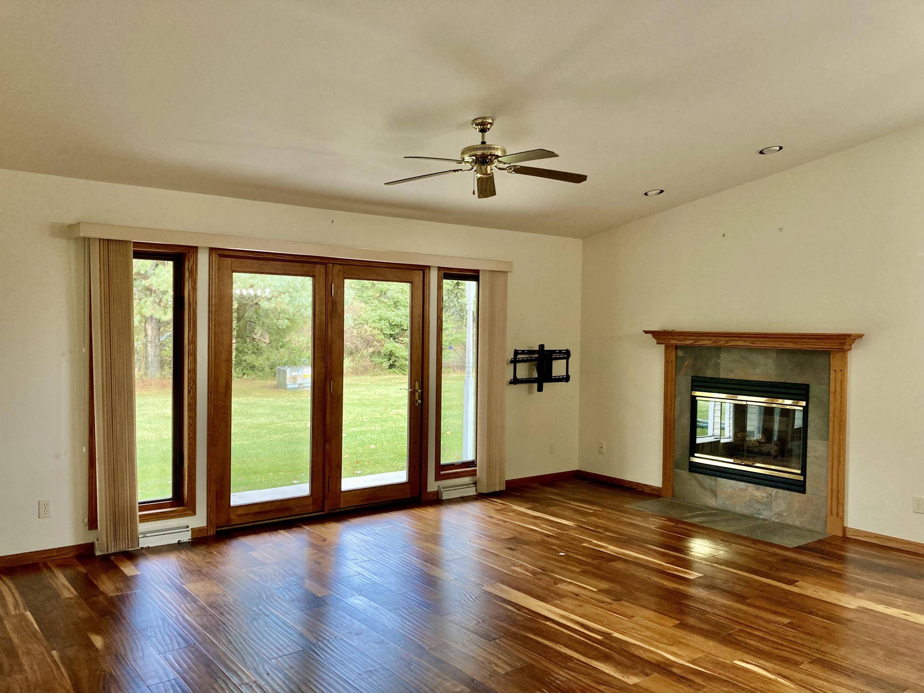 Two Rivers, WI 54241,1524 Deer Brook Dr