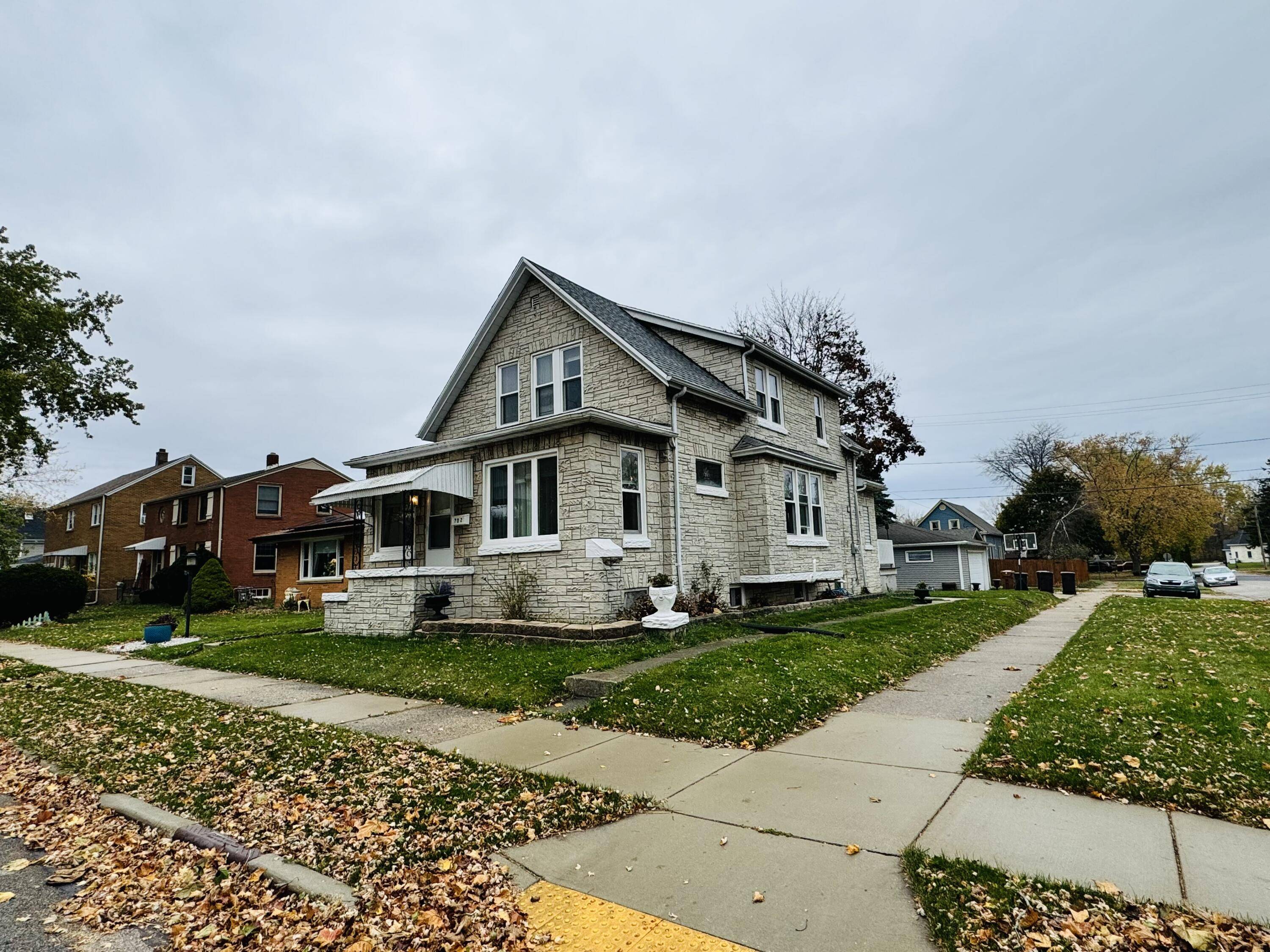 South Milwaukee, WI 53172,702 Sycamore Ave