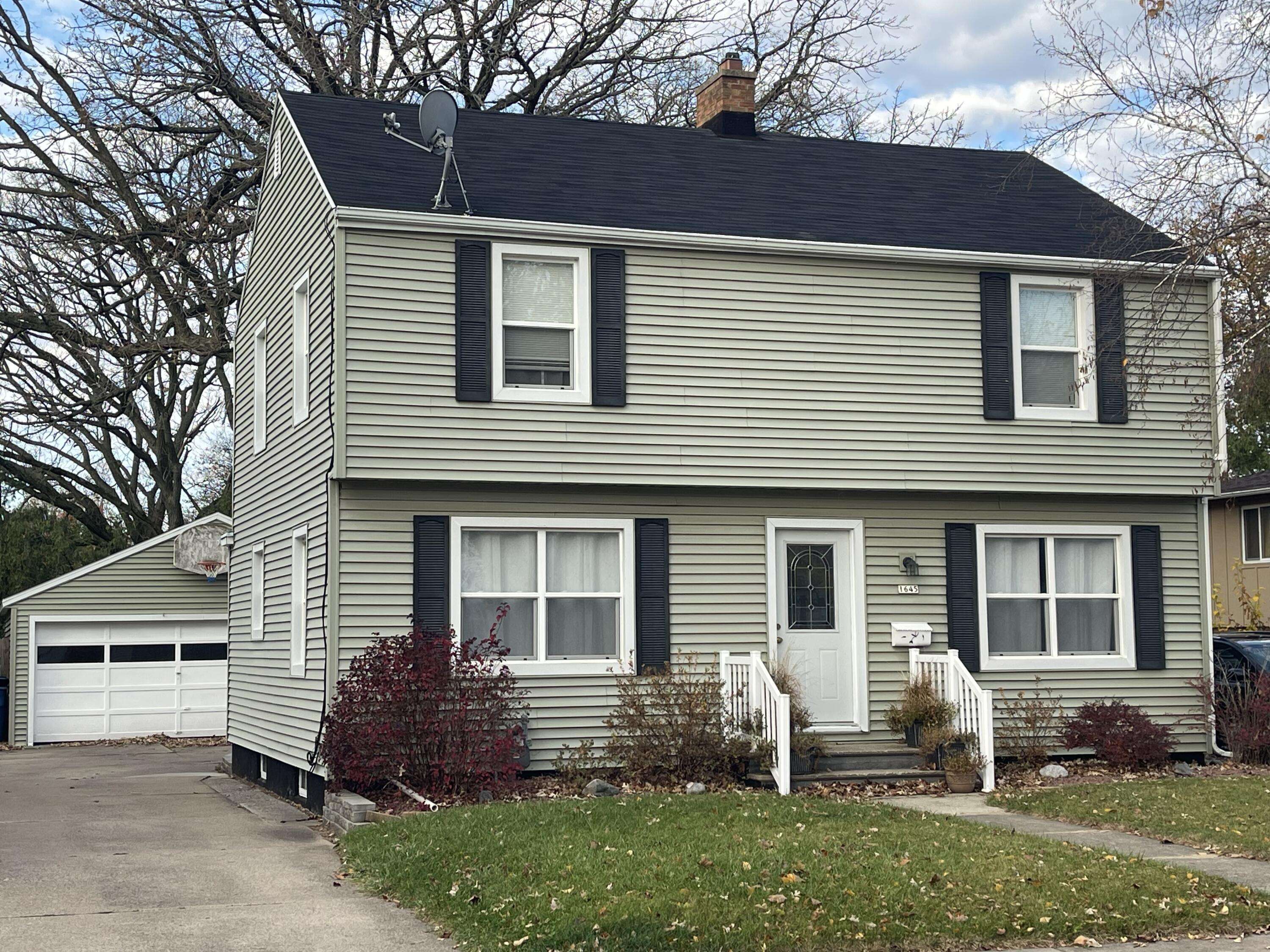 Oshkosh, WI 54901,1645 Sheridan St