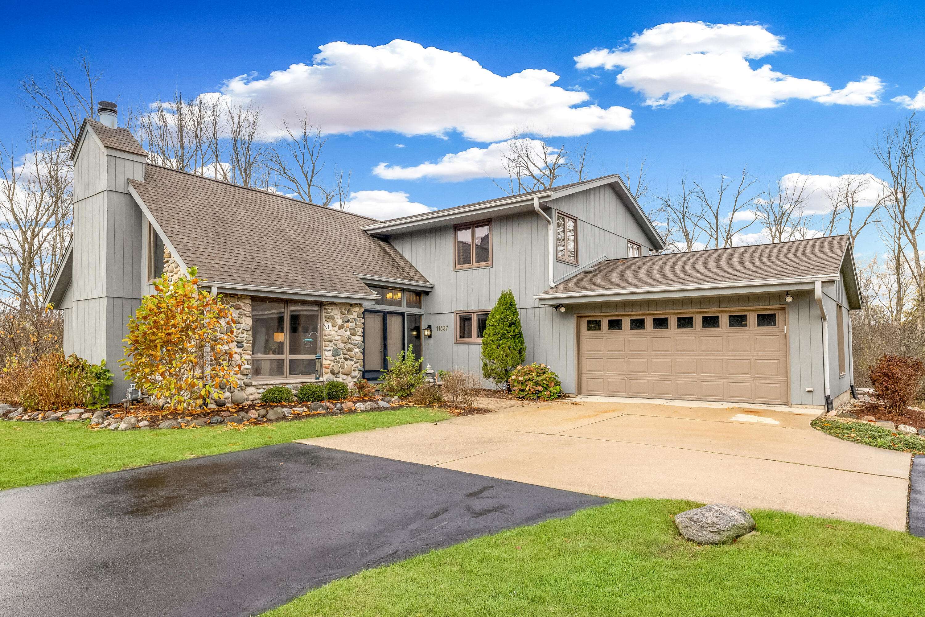 Mequon, WI 53092,11537 N Pinehurst Cir