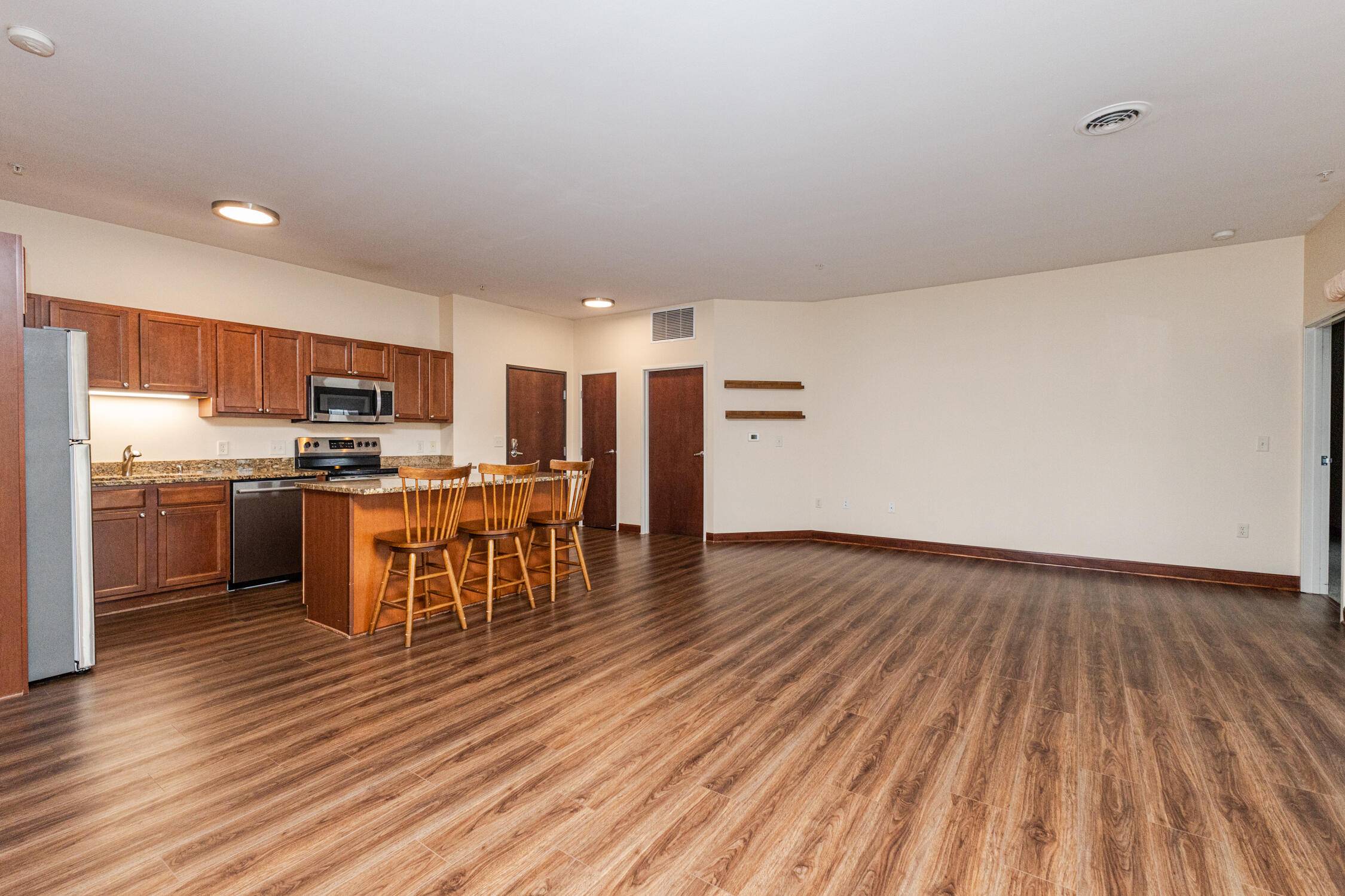 West Allis, WI 53214,6330 W Greenfield Ave Unit 206