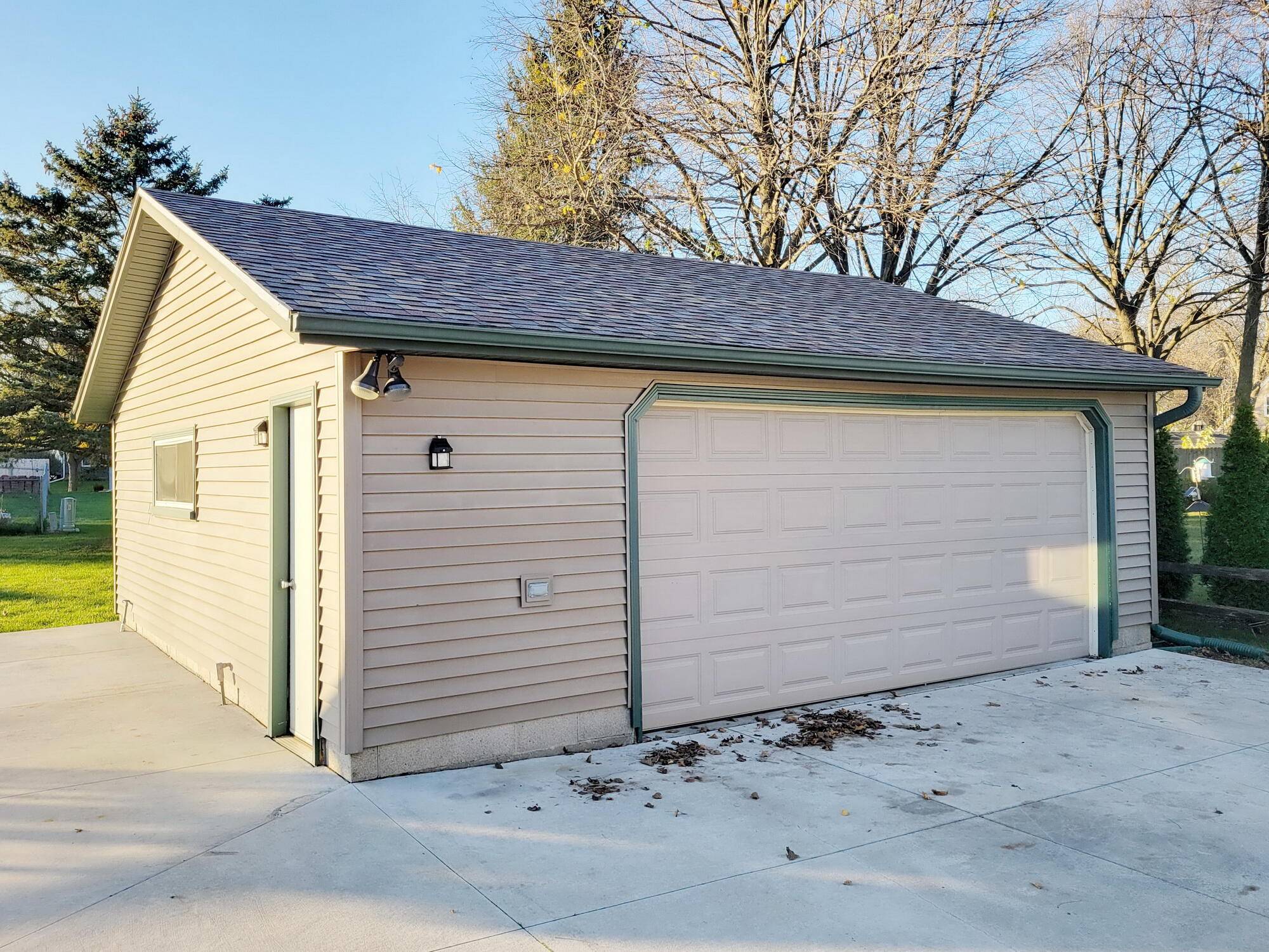 Waukesha, WI 53189,1860 Waterview Ln