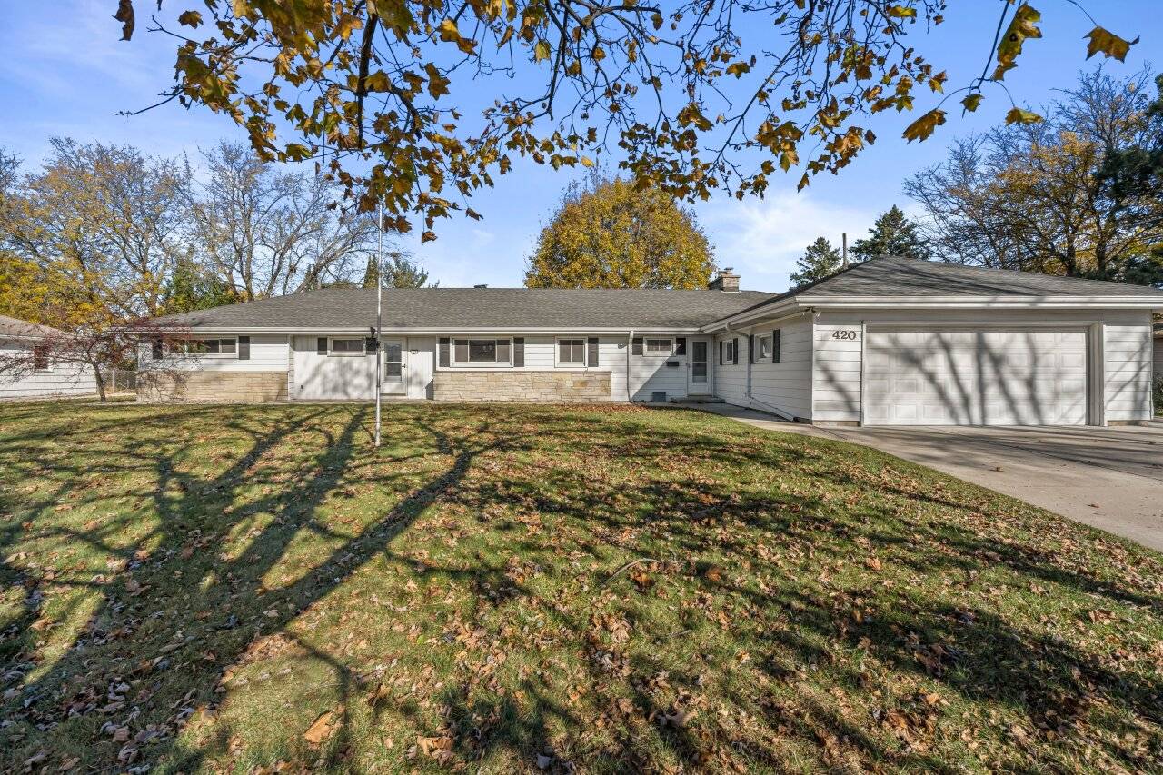 Waukesha, WI 53186,420 E Roberta Ave