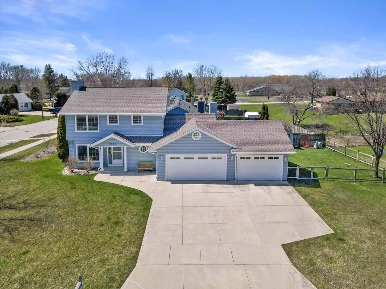 Oak Creek, WI 53154,8565 S Stone Creek Dr