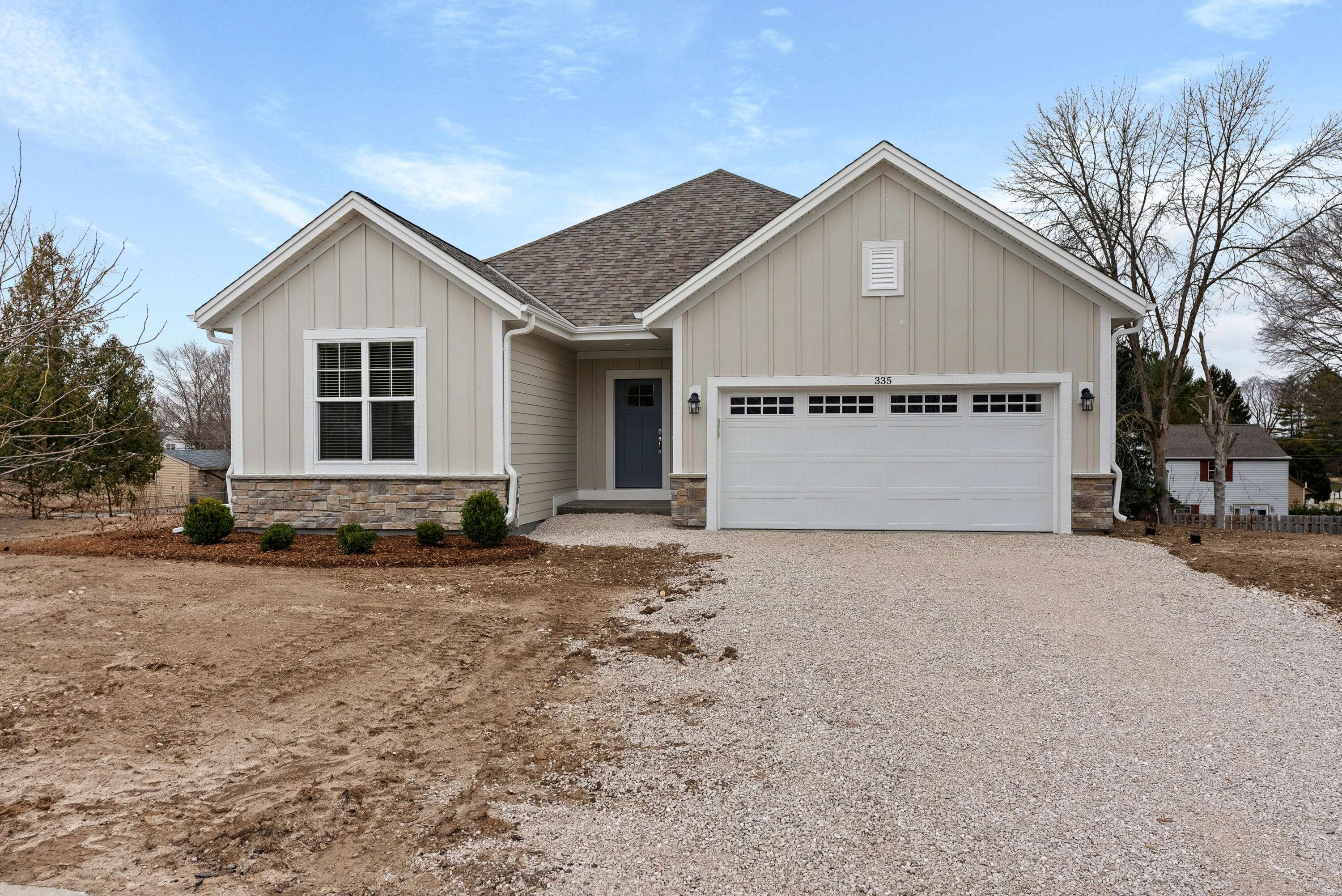 Pewaukee, WI 53072,411 Sandy Cir