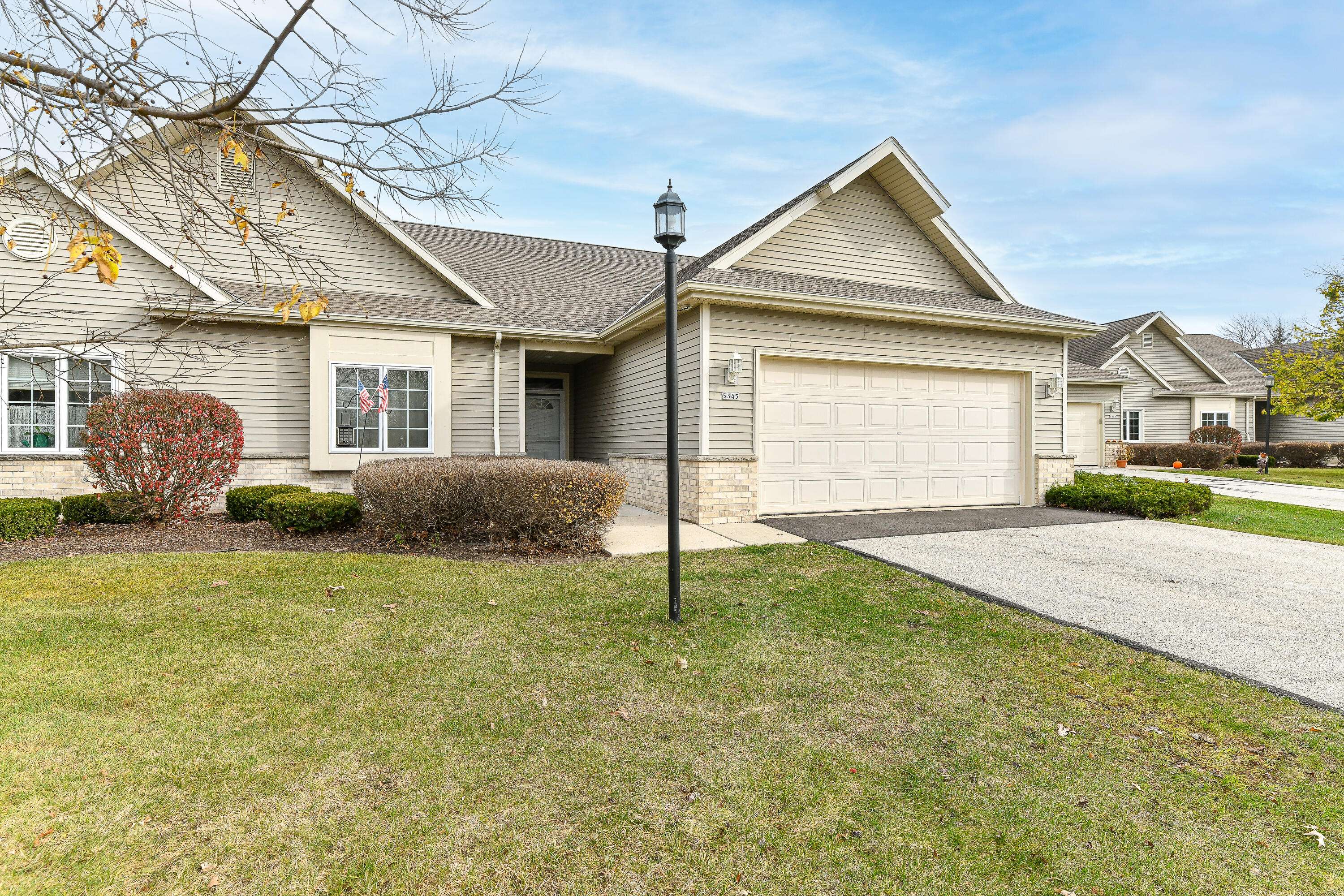 Greenfield, WI 53221,5345 S Butterfield Way Unit 5345