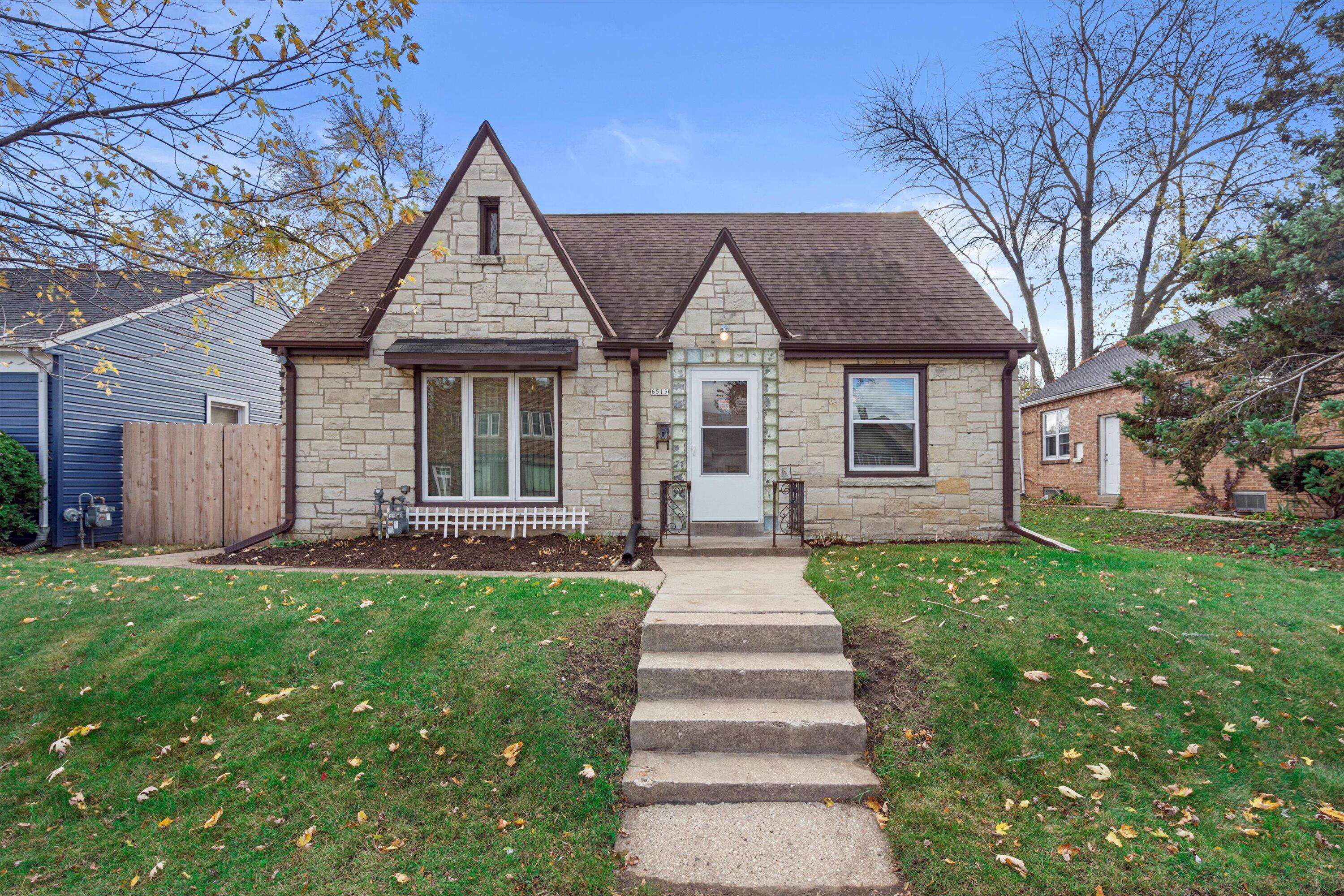 West Allis, WI 53219,6515 W Lincoln Ave