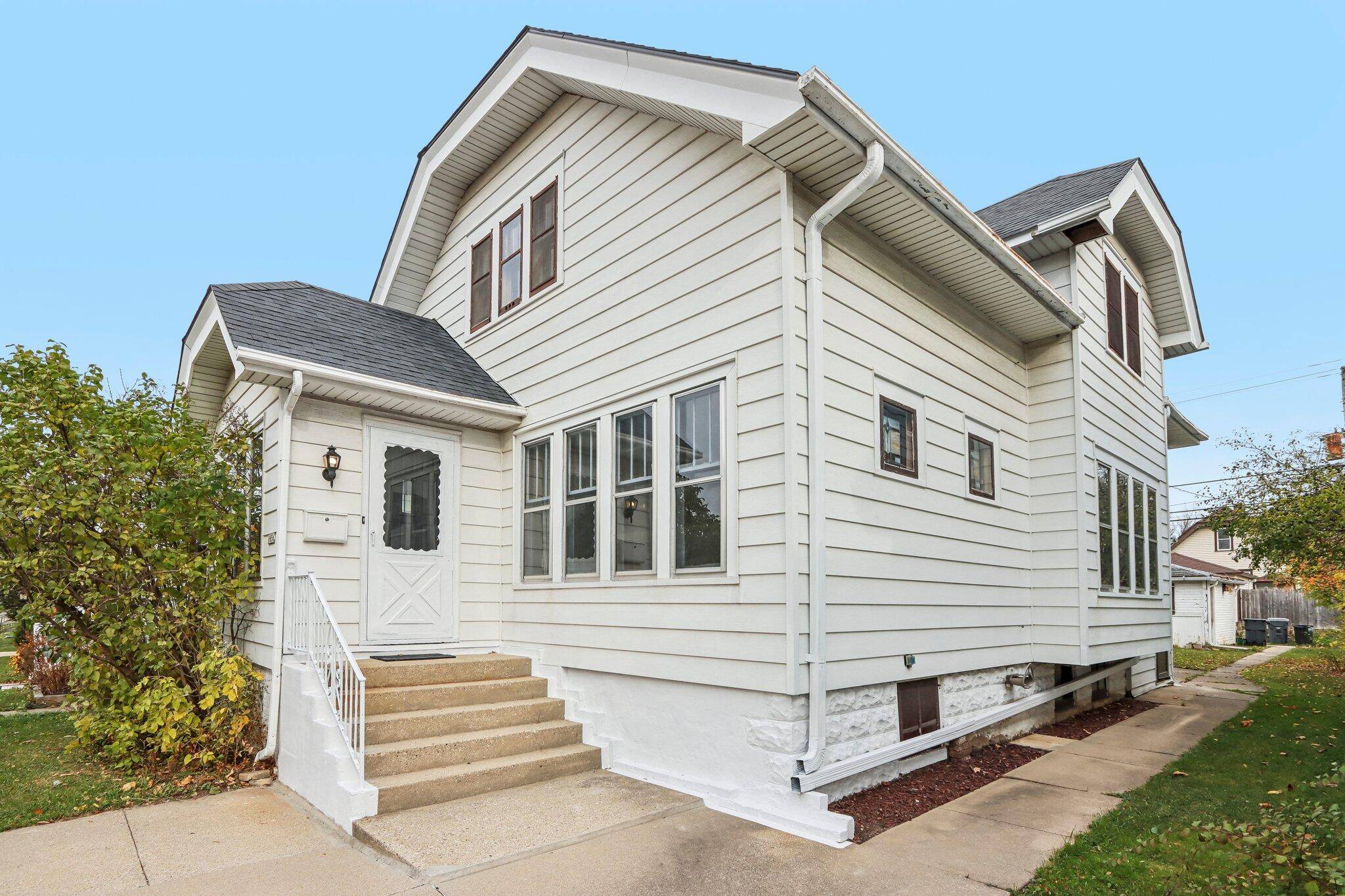 West Milwaukee, WI 53214,1656 S 56th St