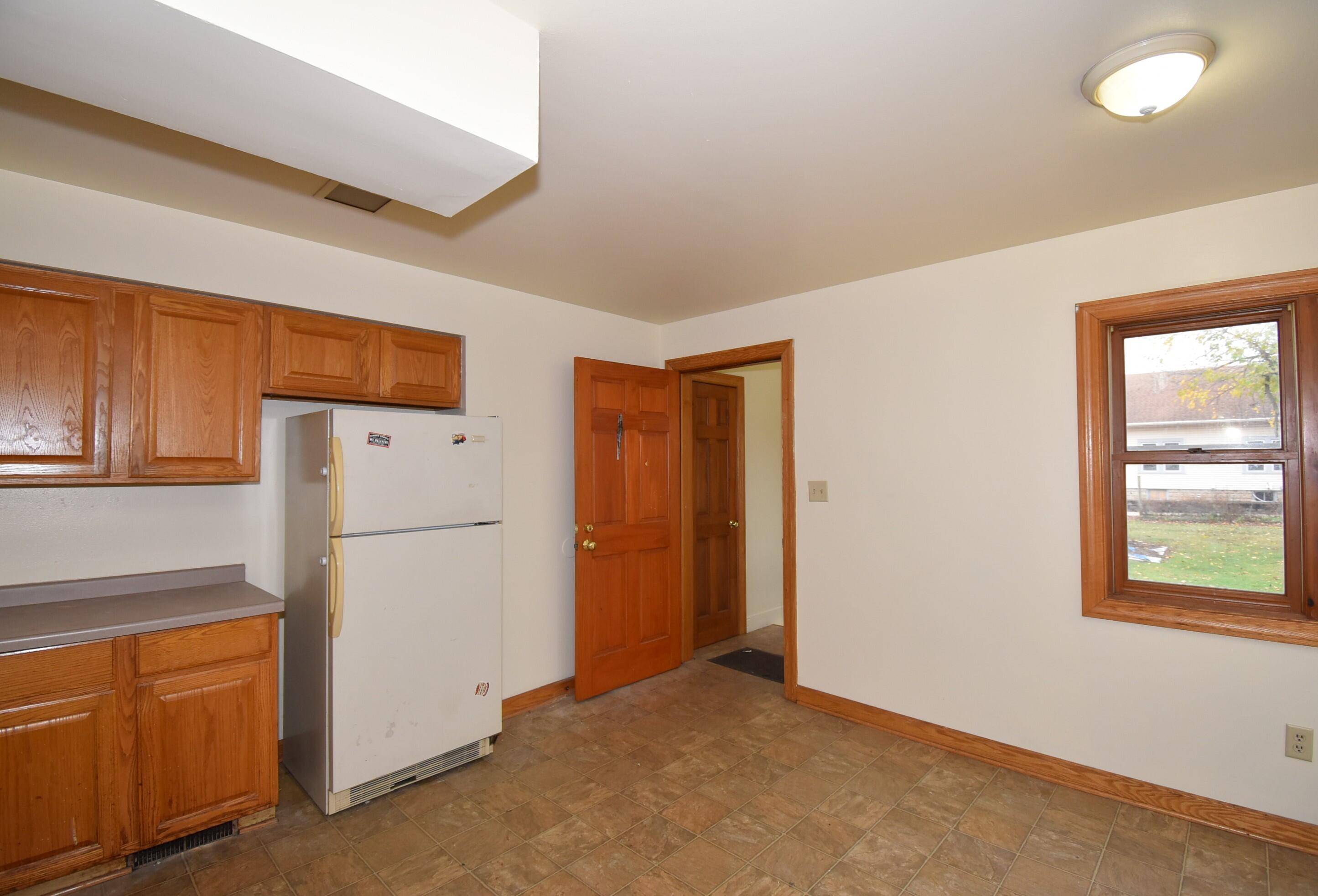 Waukesha, WI 53186,421 N Greenfield Ave Unit 1003 Pearl St