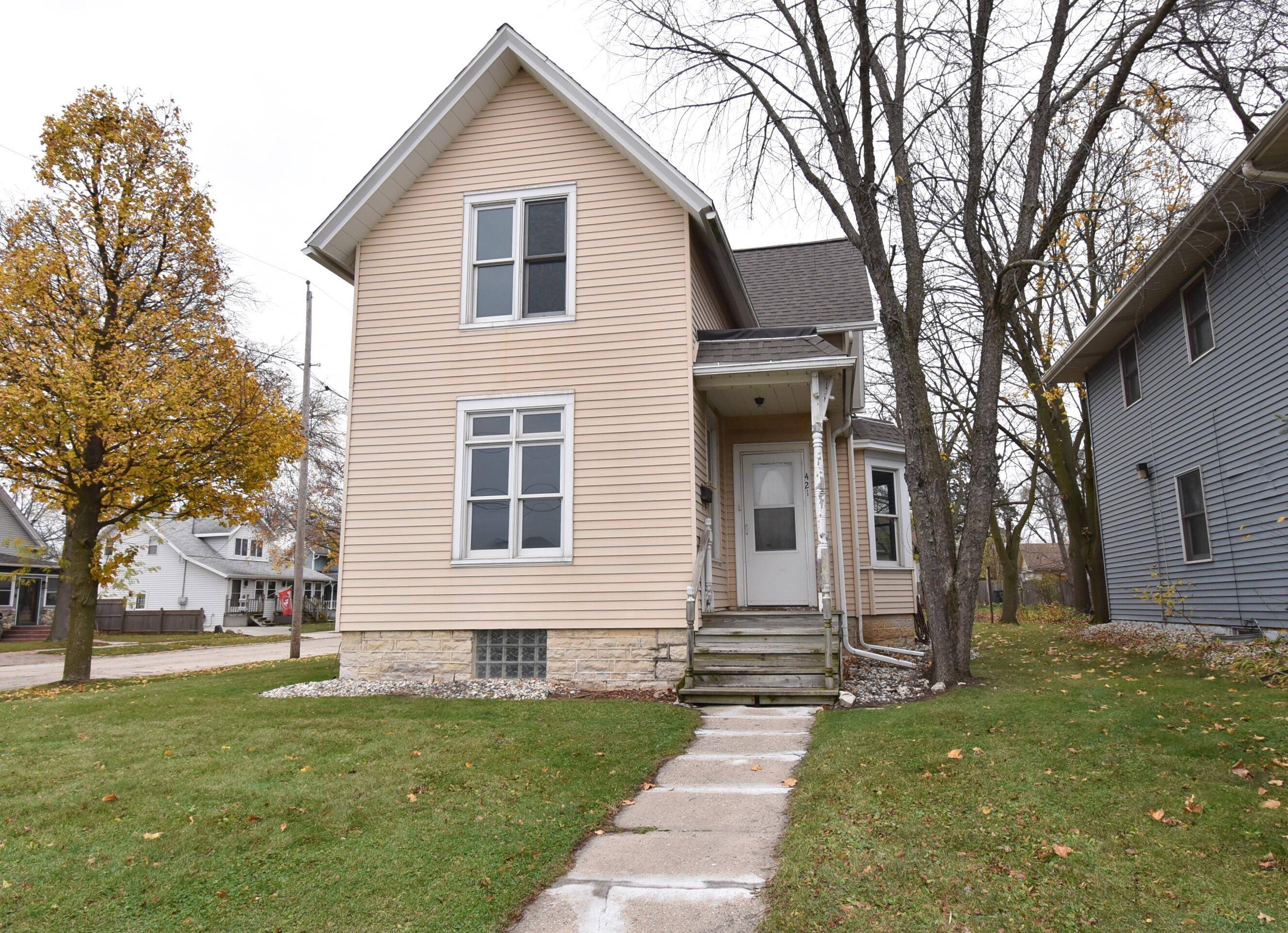 Waukesha, WI 53186,421 N Greenfield Ave