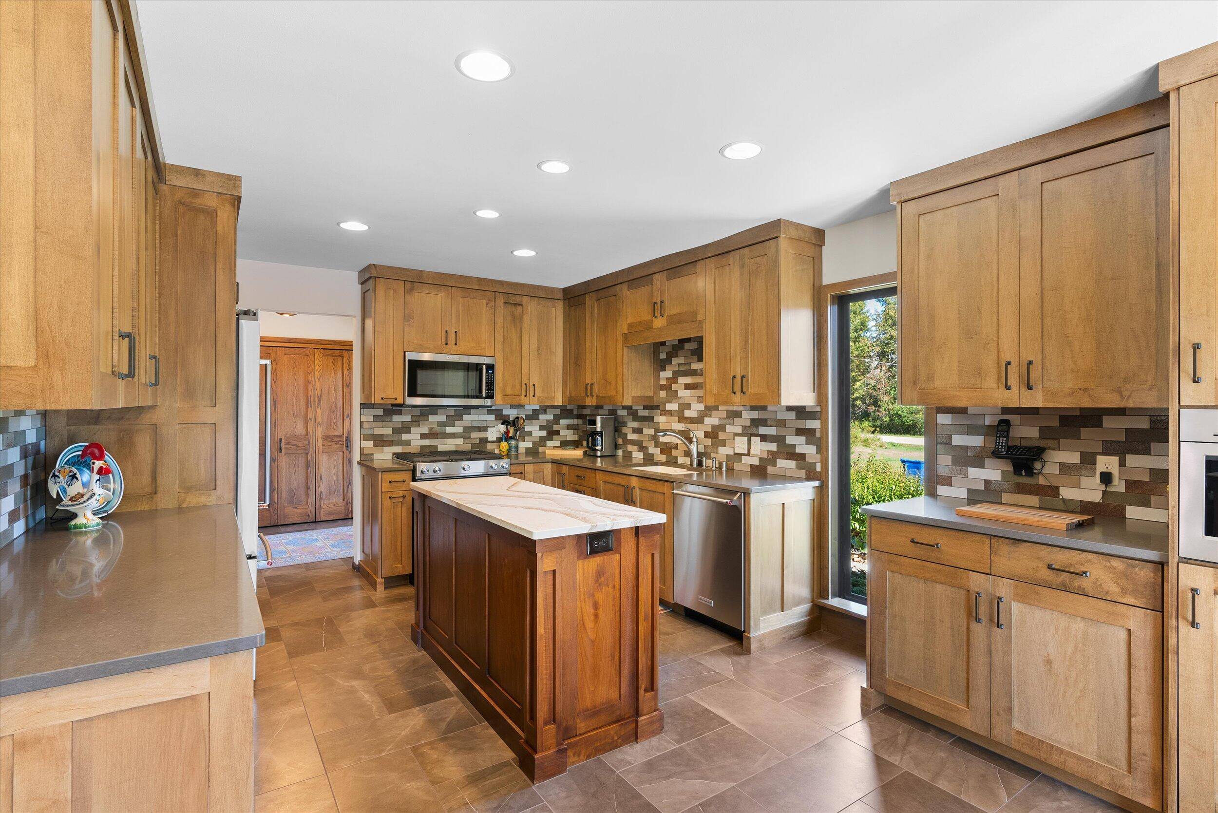 Mequon, WI 53097,13757 N Birchwood Ln