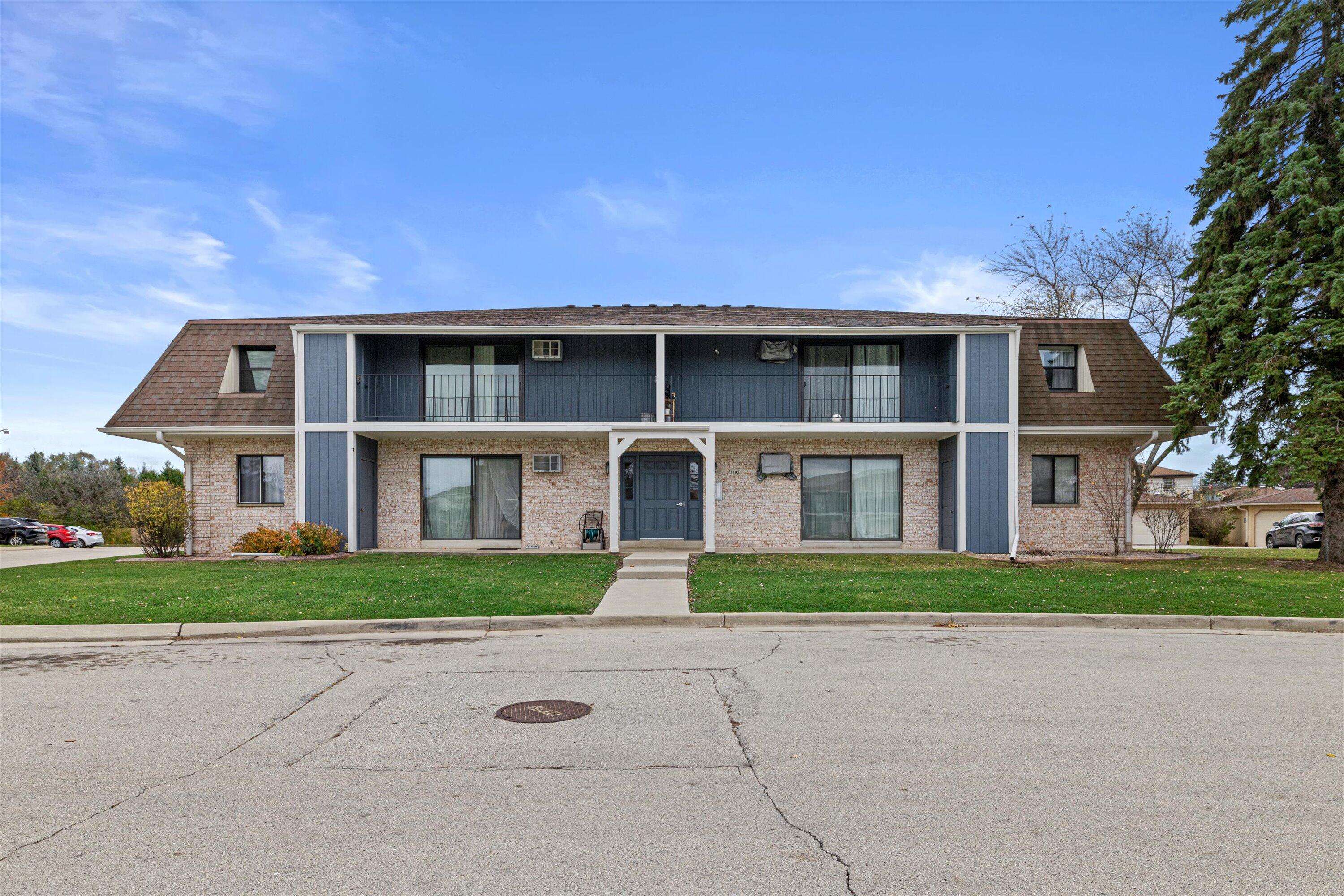 Greenfield, WI 53221,3195 W Mangold Ave Unit H