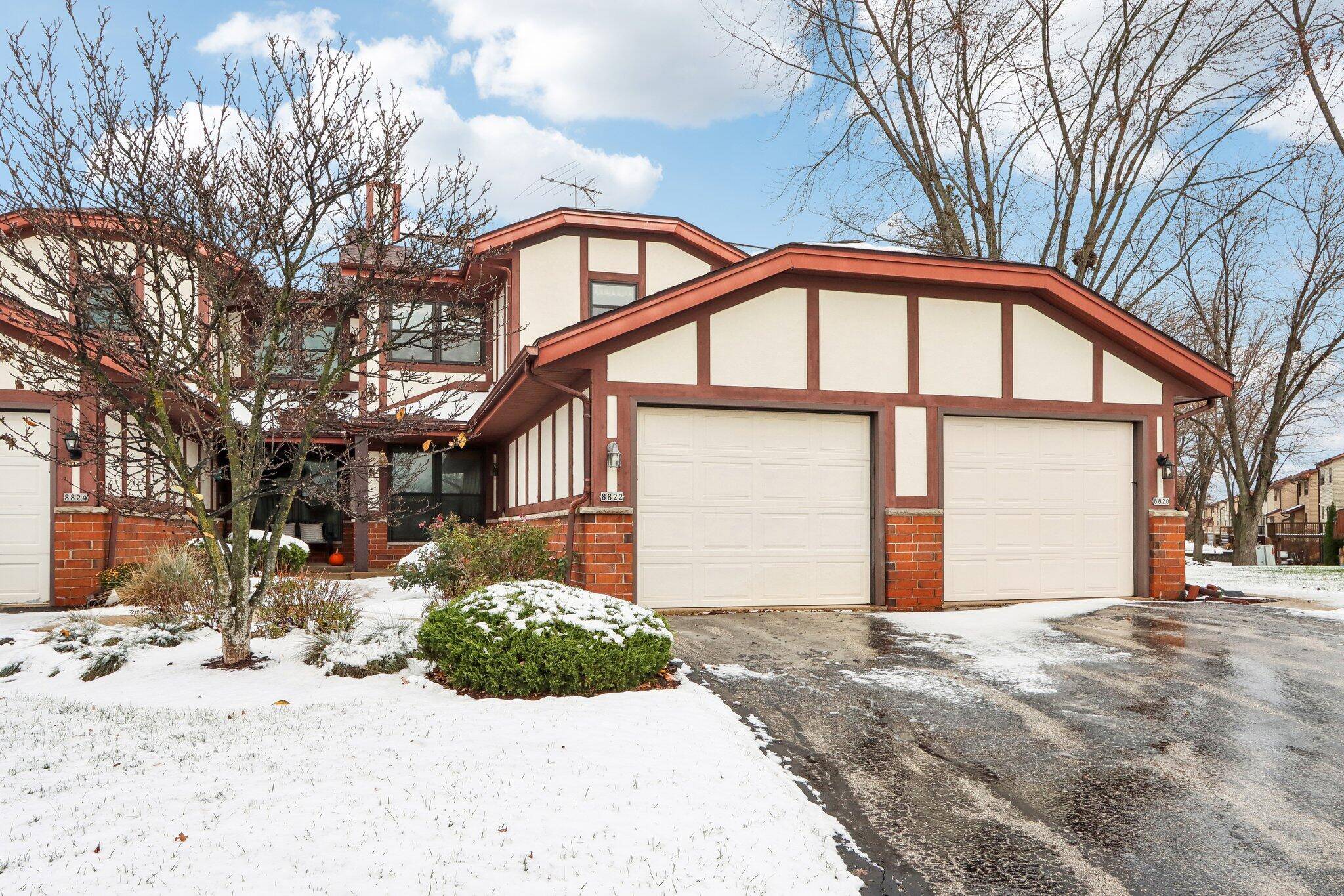 Franklin, WI 53132,8822 W Knoll Ct Unit 38