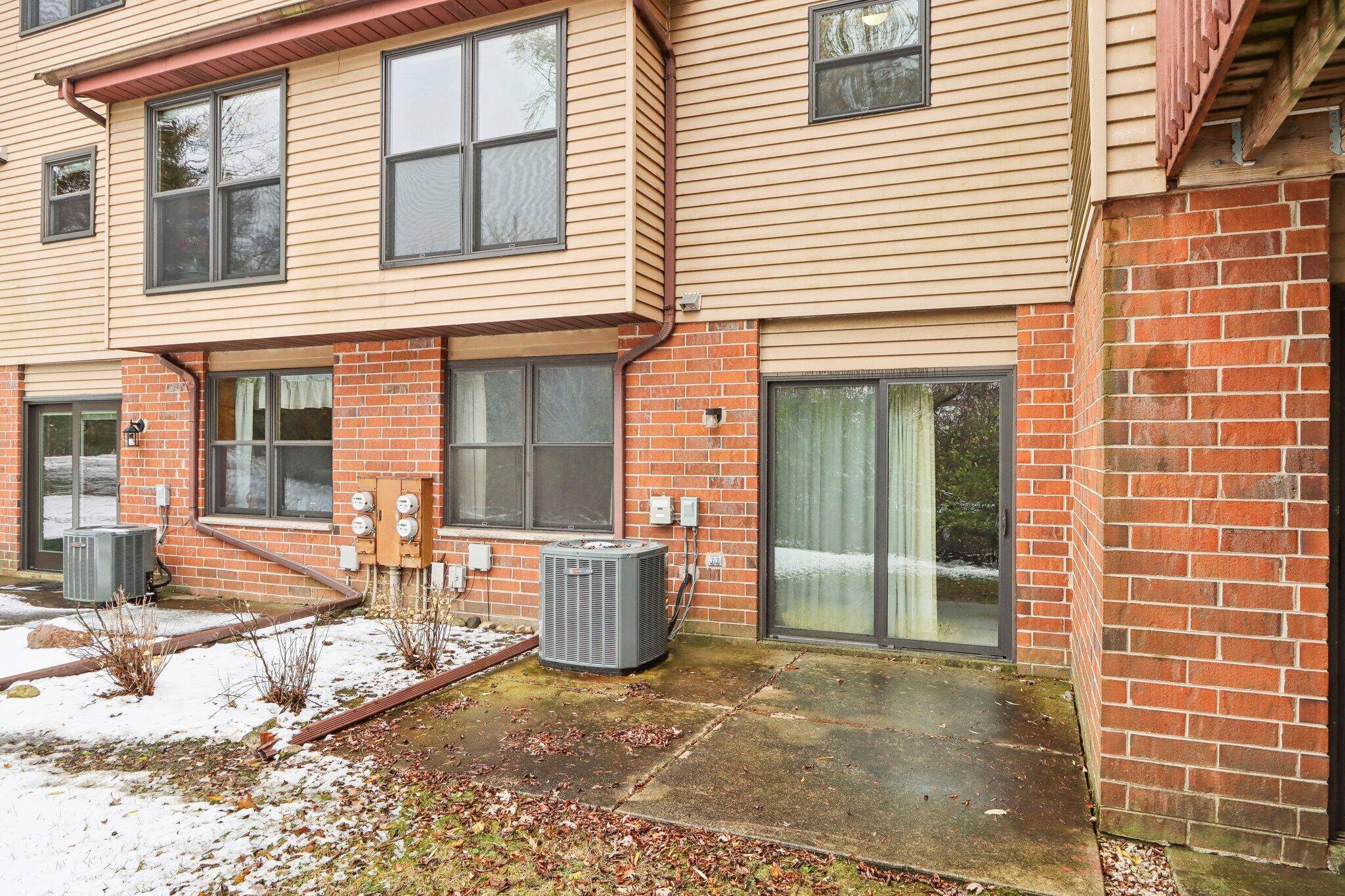 Franklin, WI 53132,8822 W Knoll Ct Unit 38