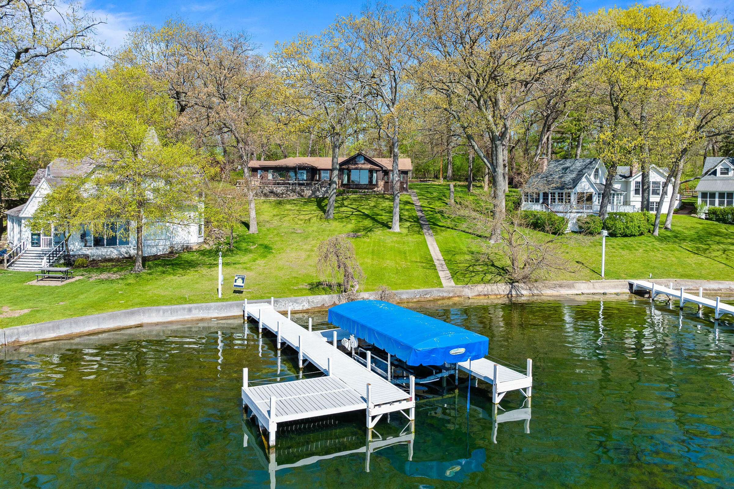 Delavan, WI 53115,2572 North Shore Dr