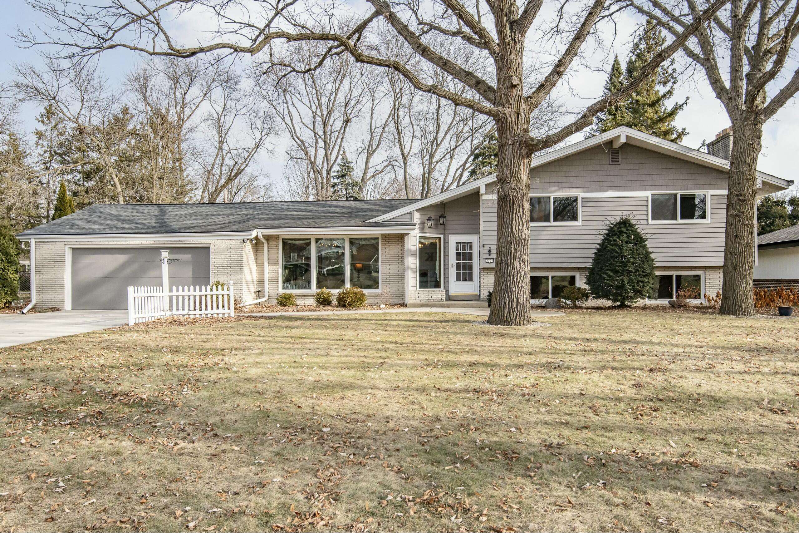 Wauwatosa, WI 53222,3326 N Knoll Ter