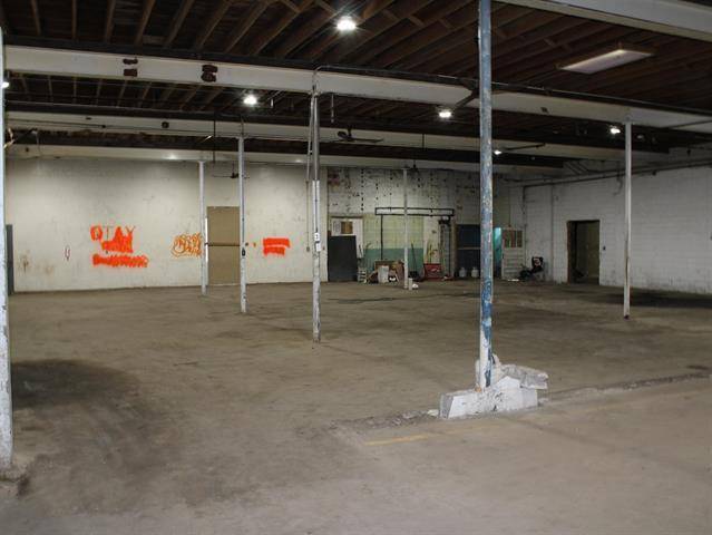 Fond Du Lac, WI 54935,240 W Division St
