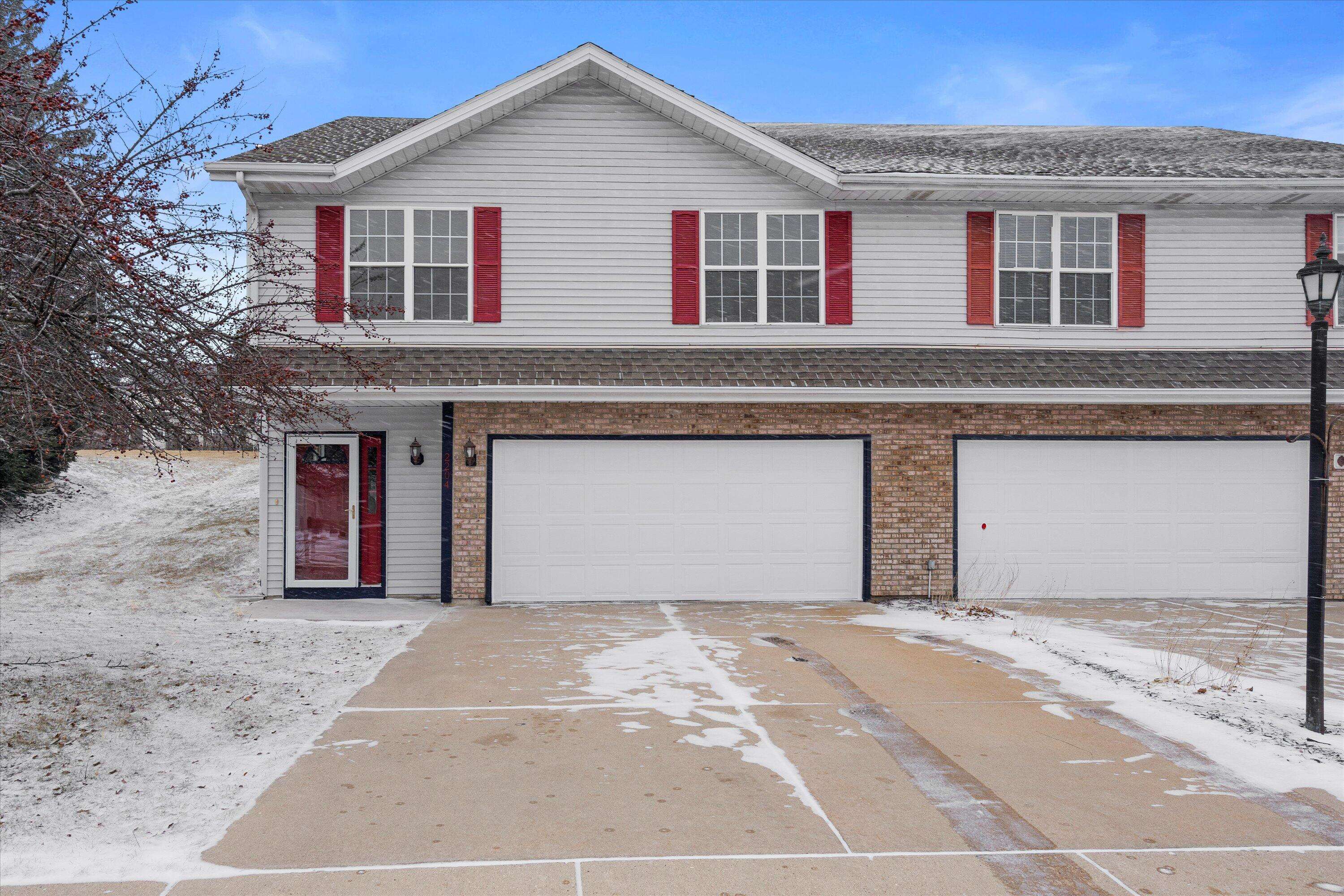 Waukesha, WI 53188,2204 Patrick Ln