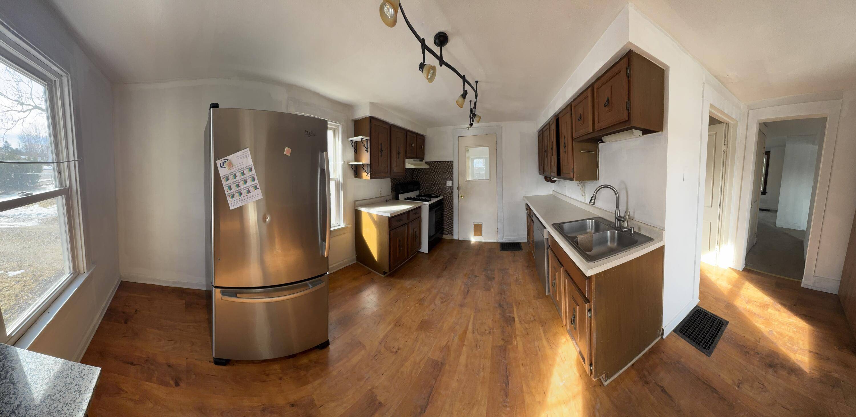 Elkhorn, WI 53121,10 W Rockwell St
