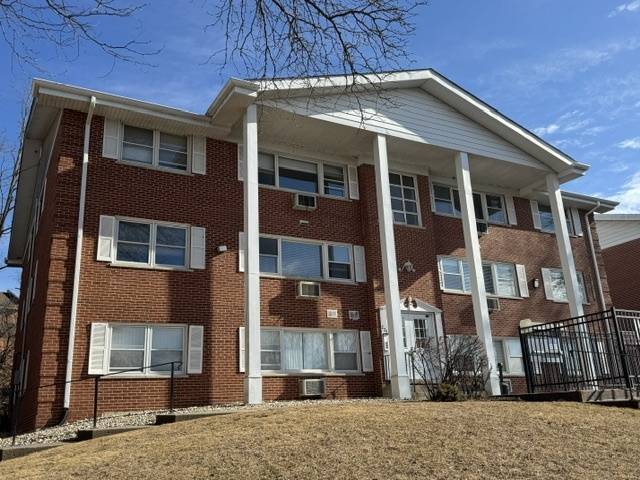 Lake Geneva, WI 53147,225 Country Club Dr Unit 2B